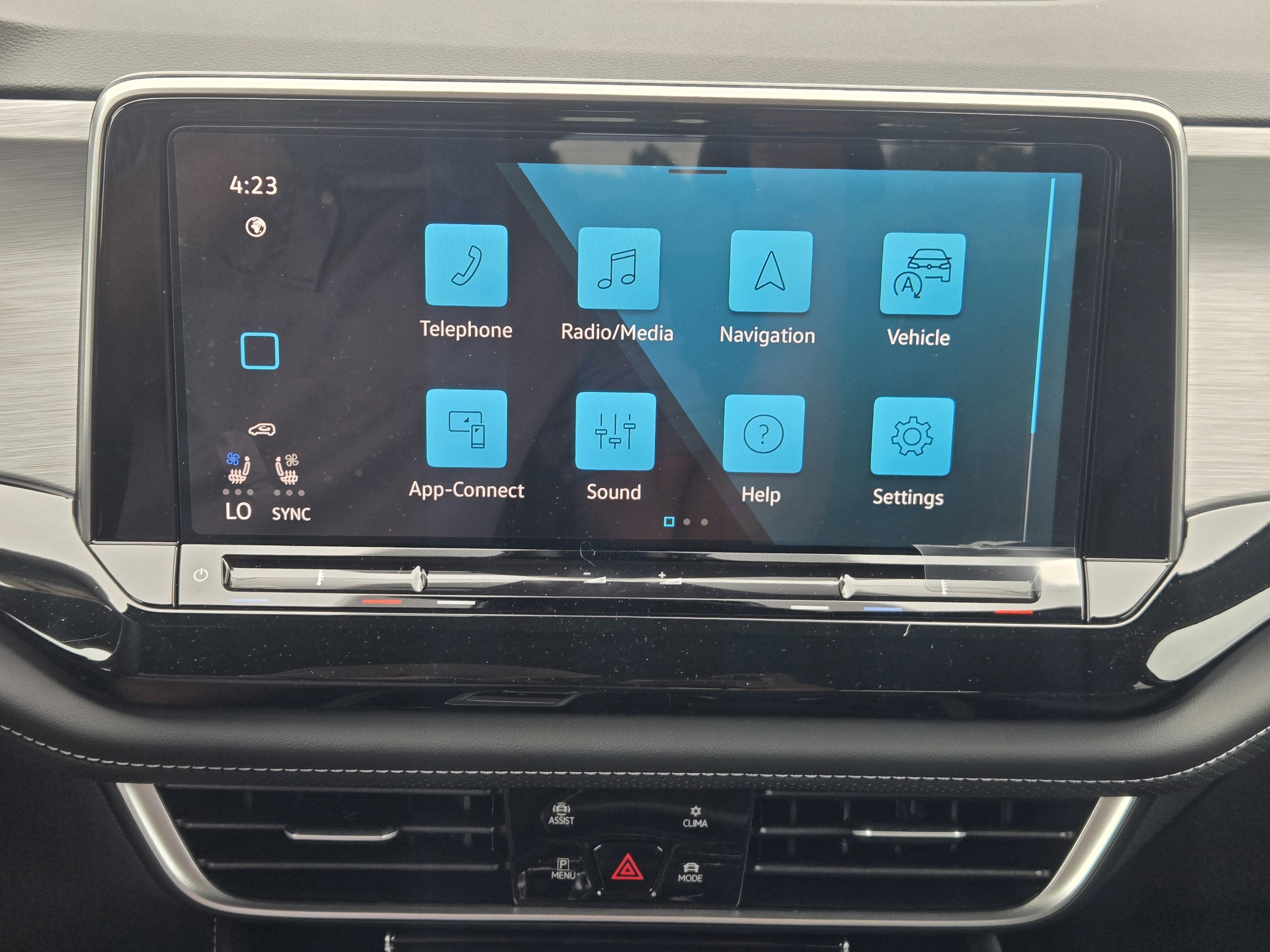 2026 Volkswagen Atlas Cross Sport 2.0T SE w/Technology