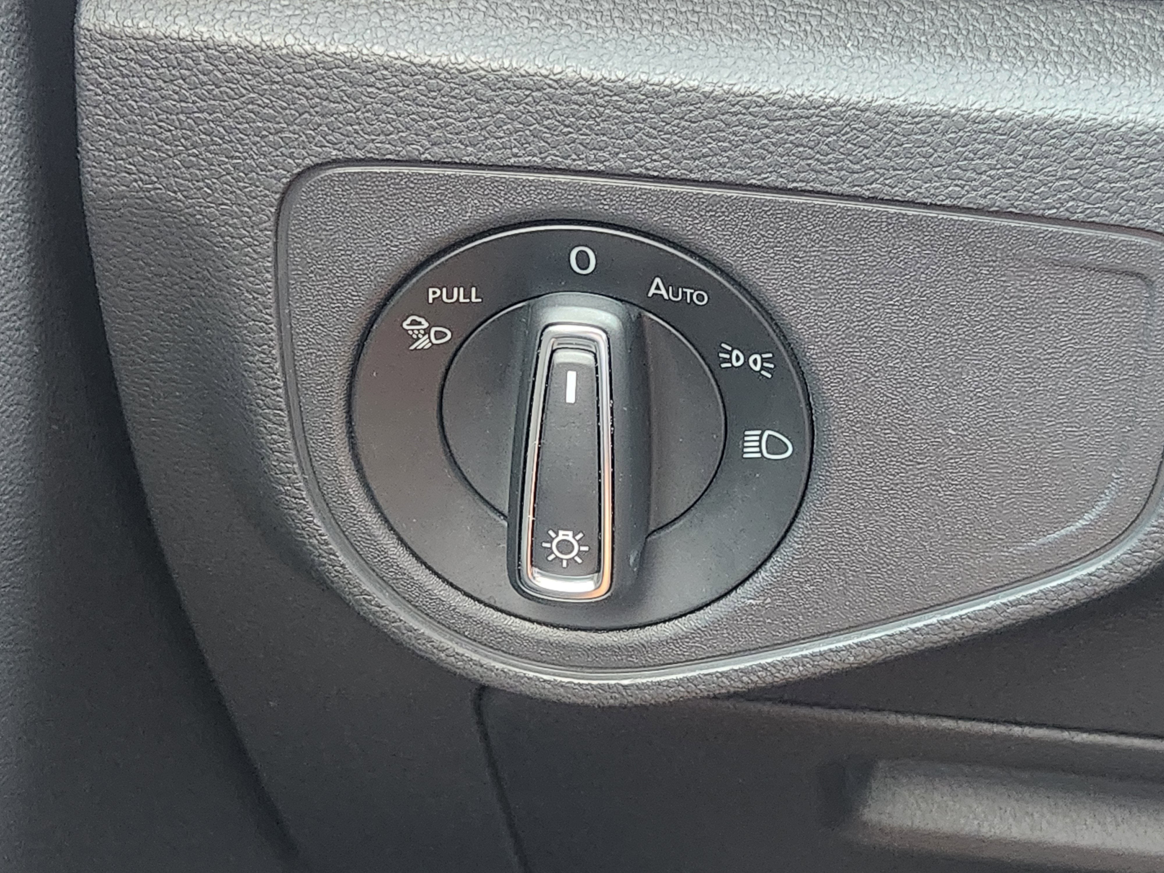 2023 Volkswagen Atlas Cross Sport 2.0T SE w/Technology