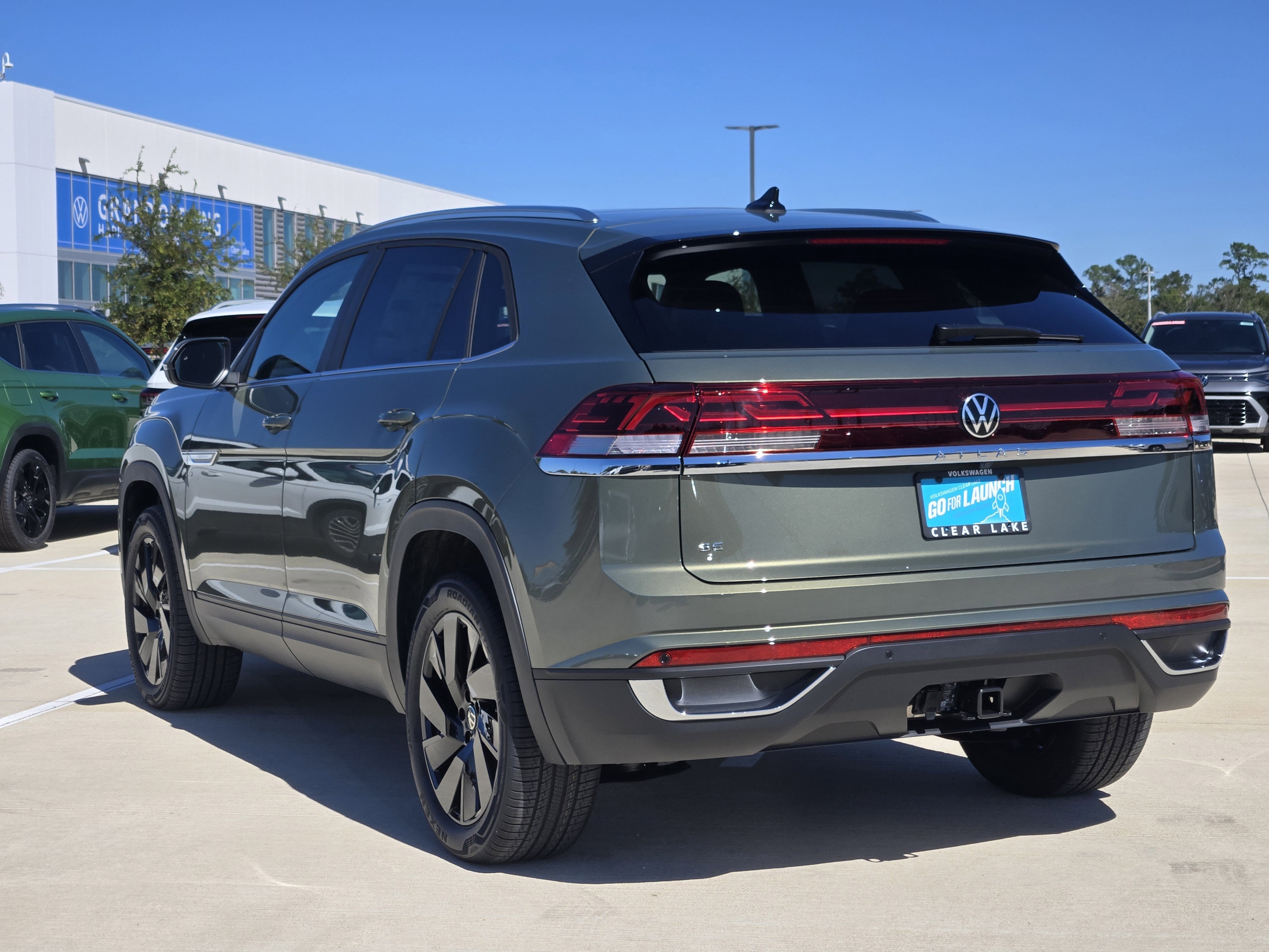 2026 Volkswagen Atlas Cross Sport 2.0T SE w/Technology