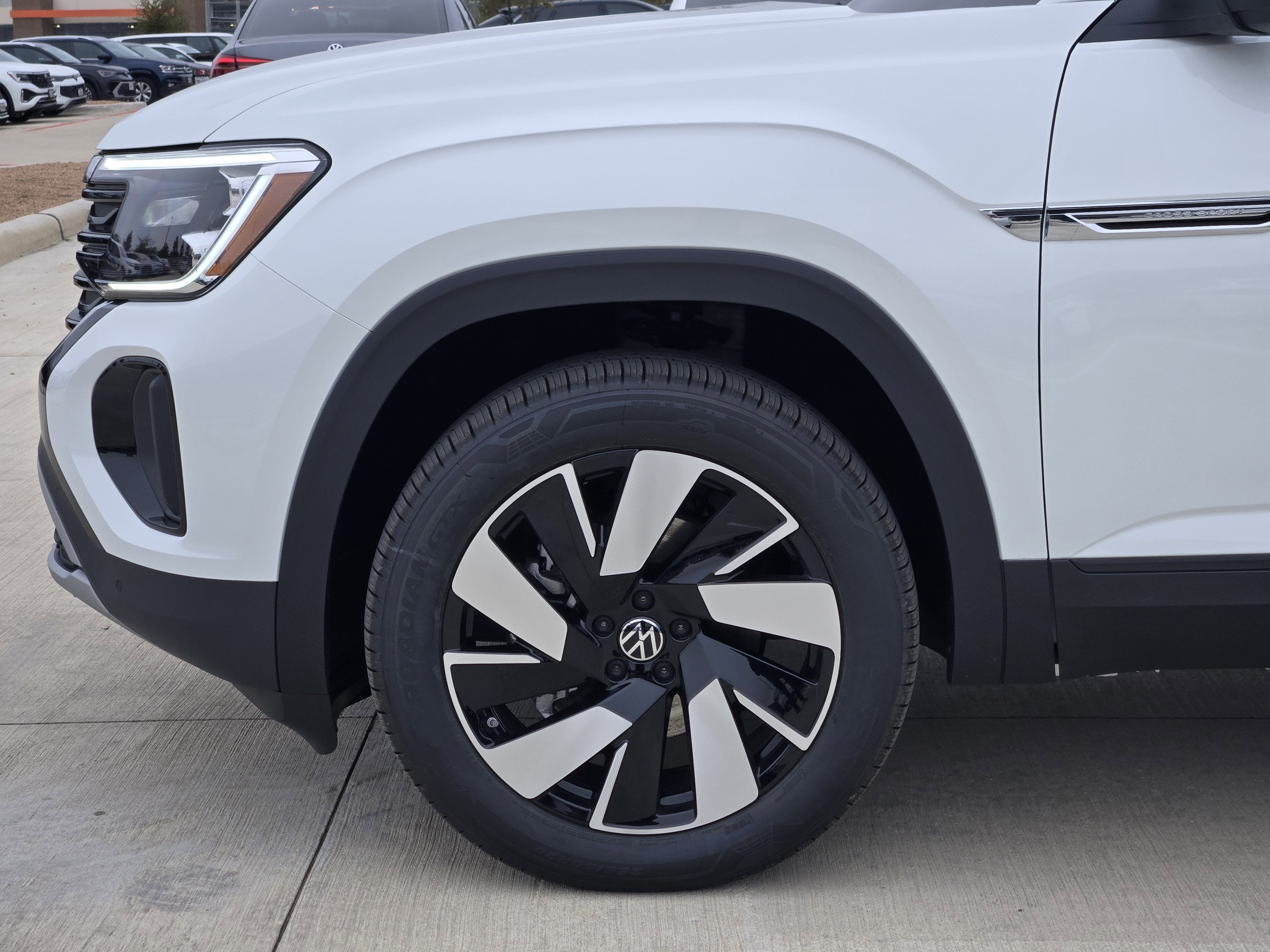 2026 Volkswagen Atlas Cross Sport 2.0T SE w/Technology