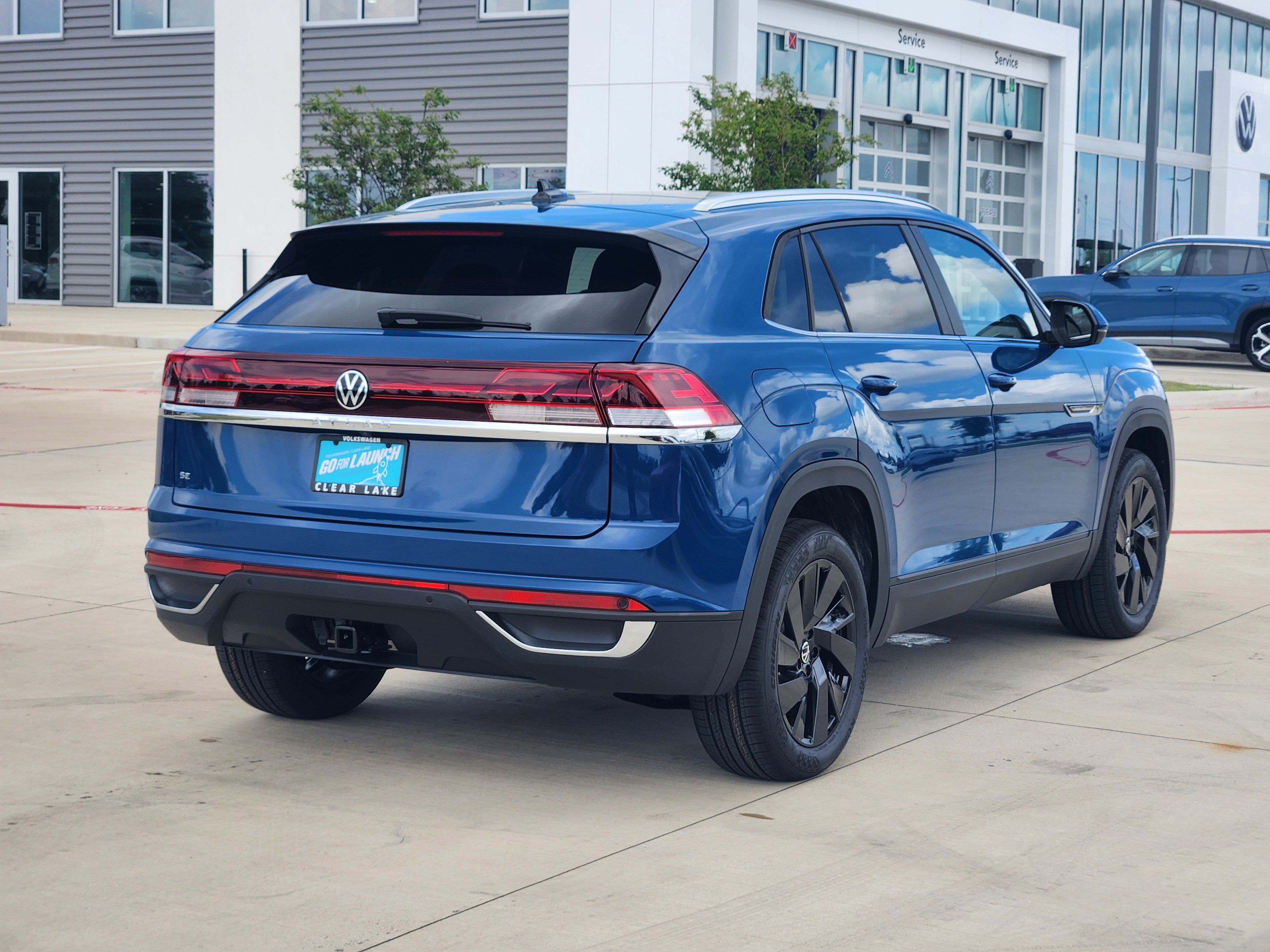 2026 Volkswagen Atlas Cross Sport 2.0T SE w/Technology