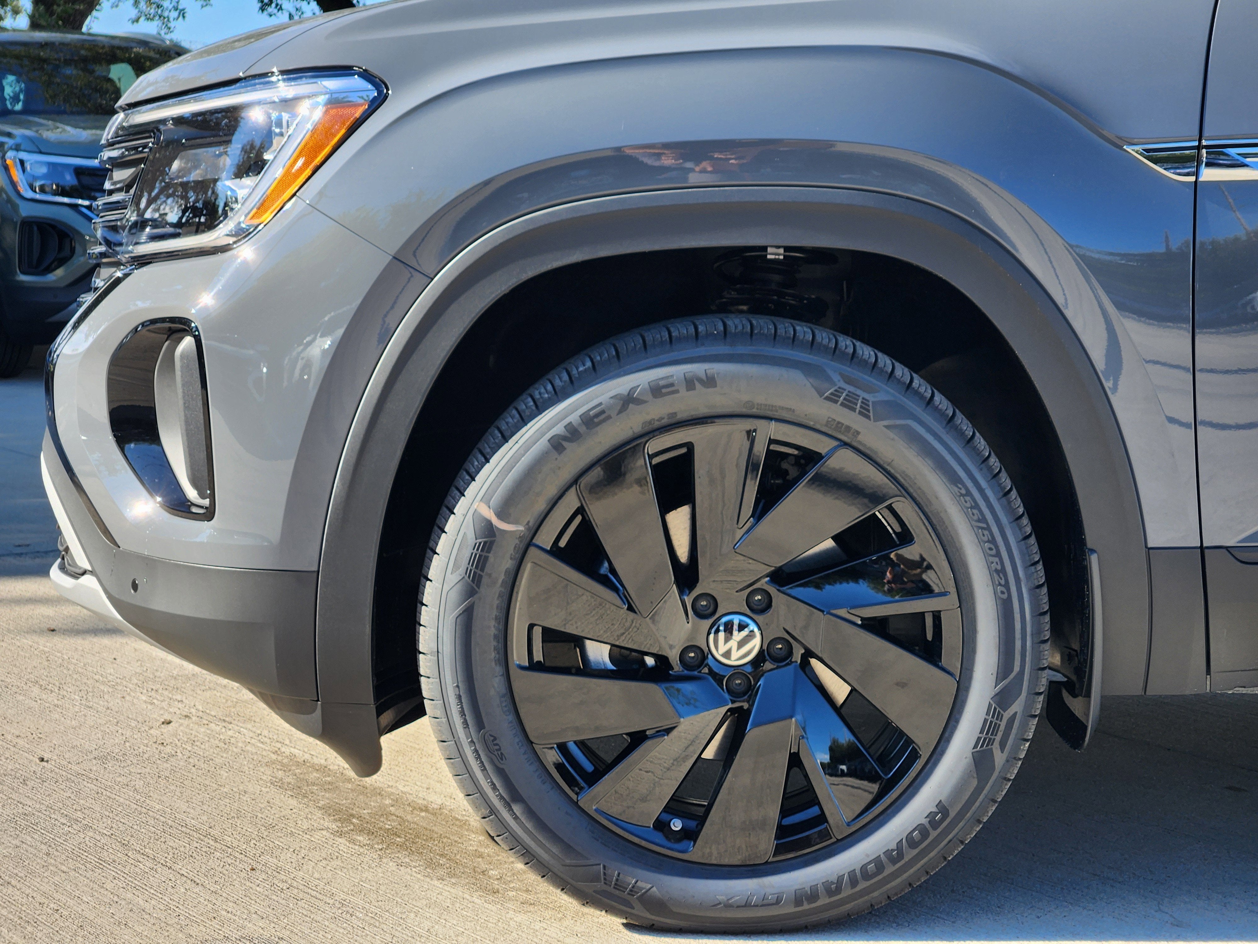 2026 Volkswagen Atlas Cross Sport 2.0T SE w/Technology