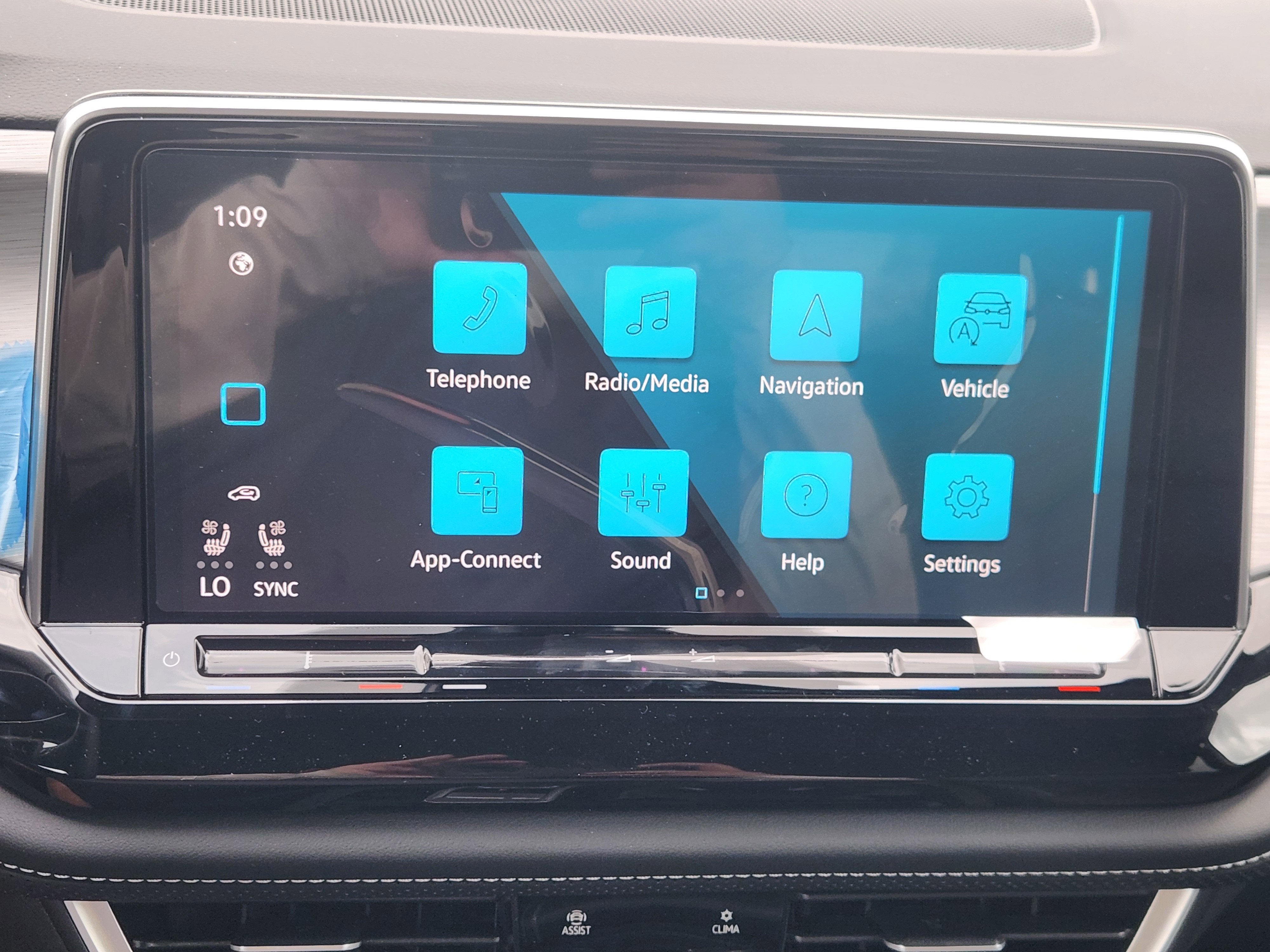 2026 Volkswagen Atlas Cross Sport 2.0T SE w/Technology