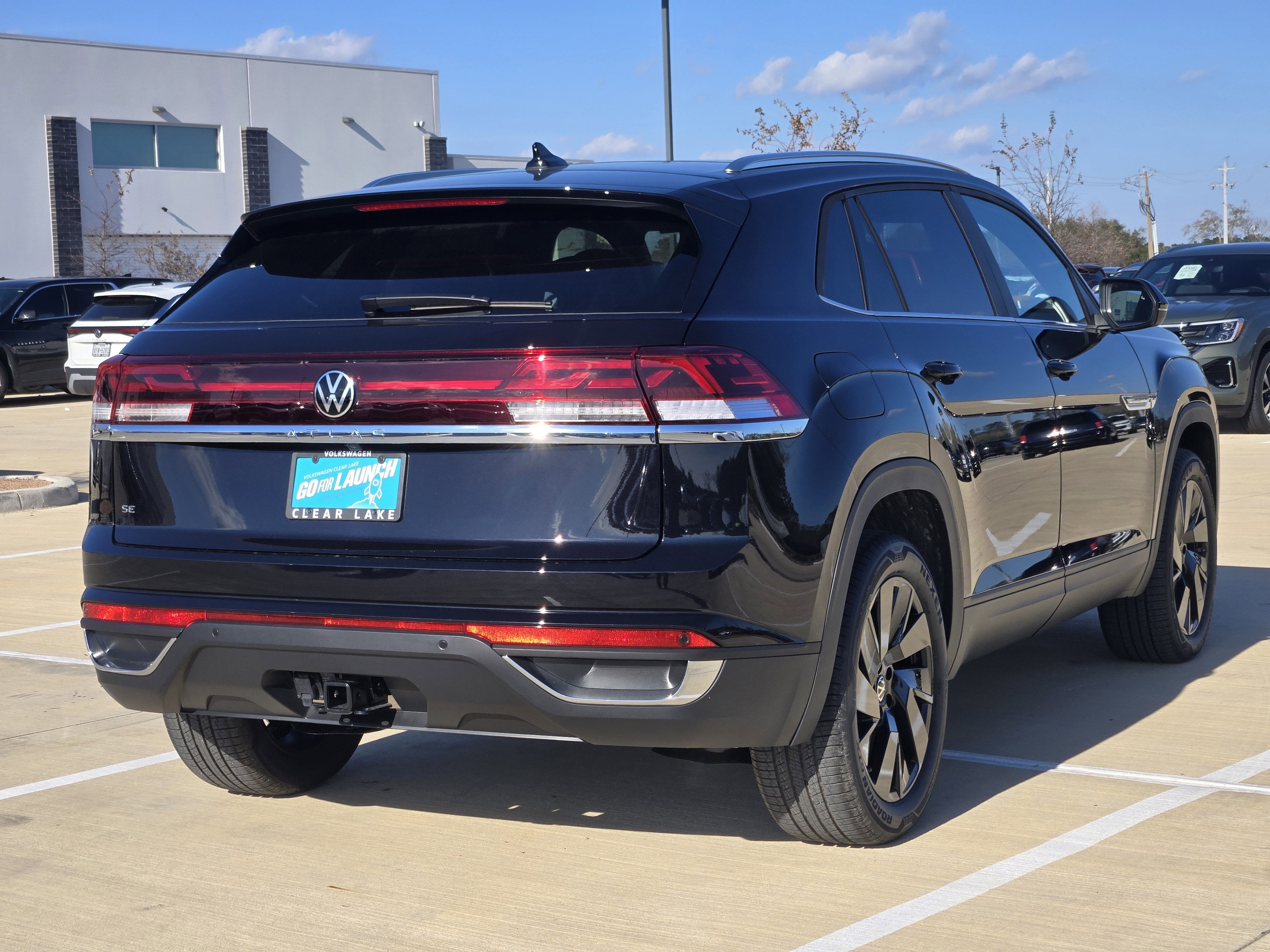 2026 Volkswagen Atlas Cross Sport 2.0T SE w/Technology