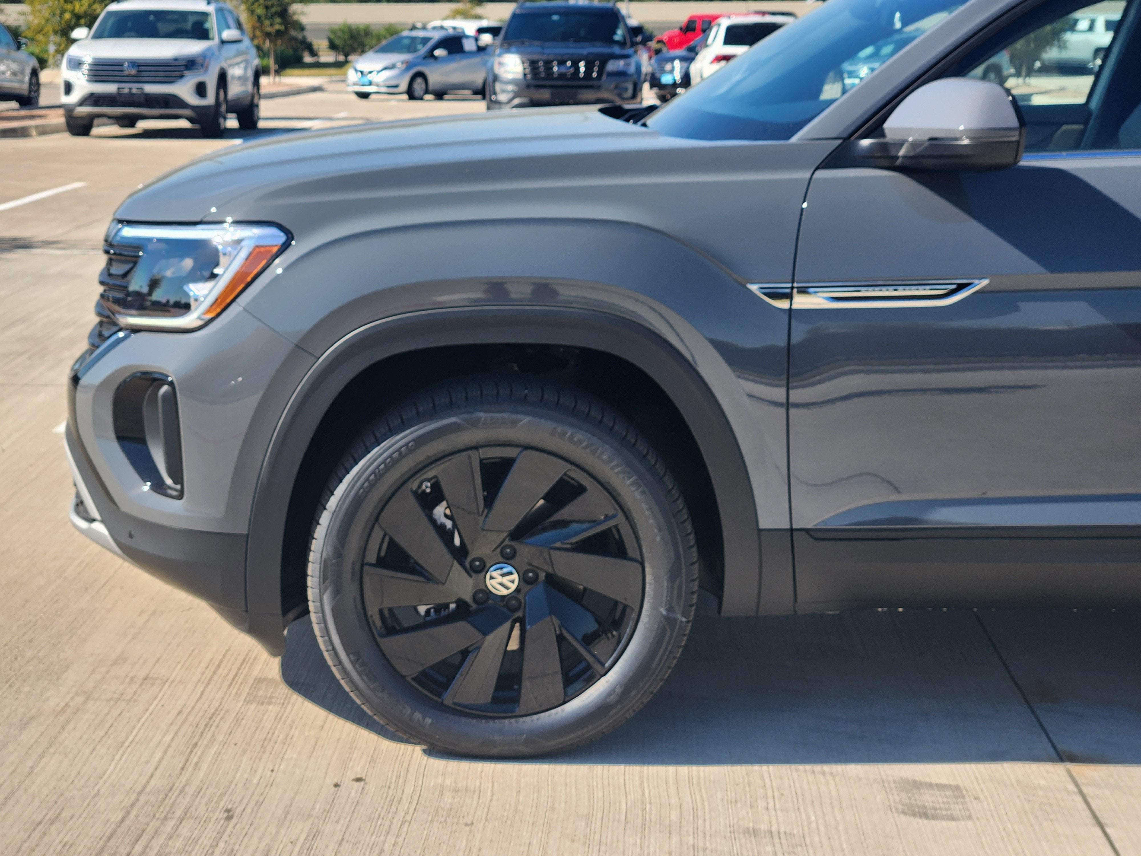 2026 Volkswagen Atlas Cross Sport 2.0T SE w/Technology