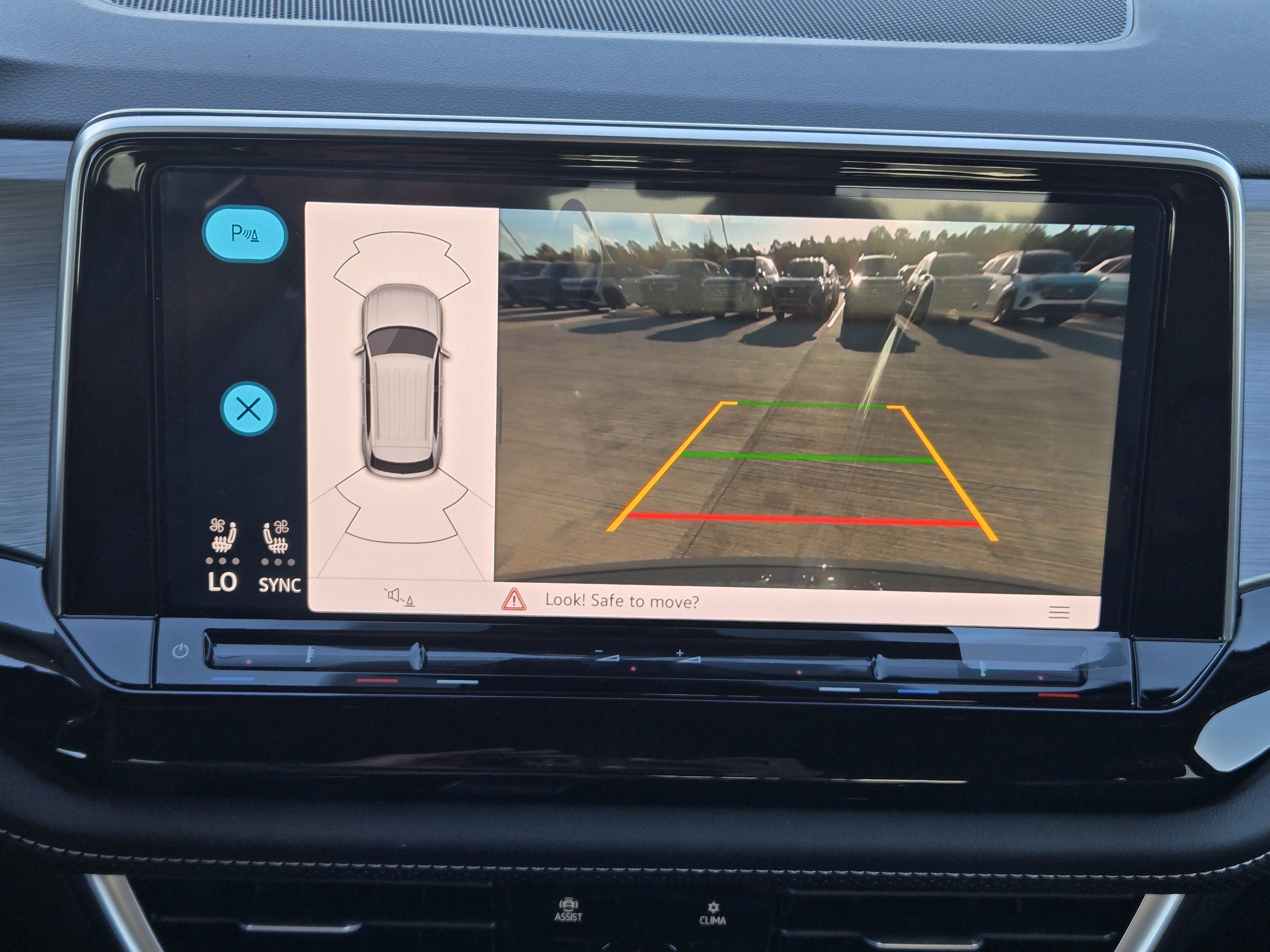 2026 Volkswagen Atlas Cross Sport 2.0T SE w/Technology