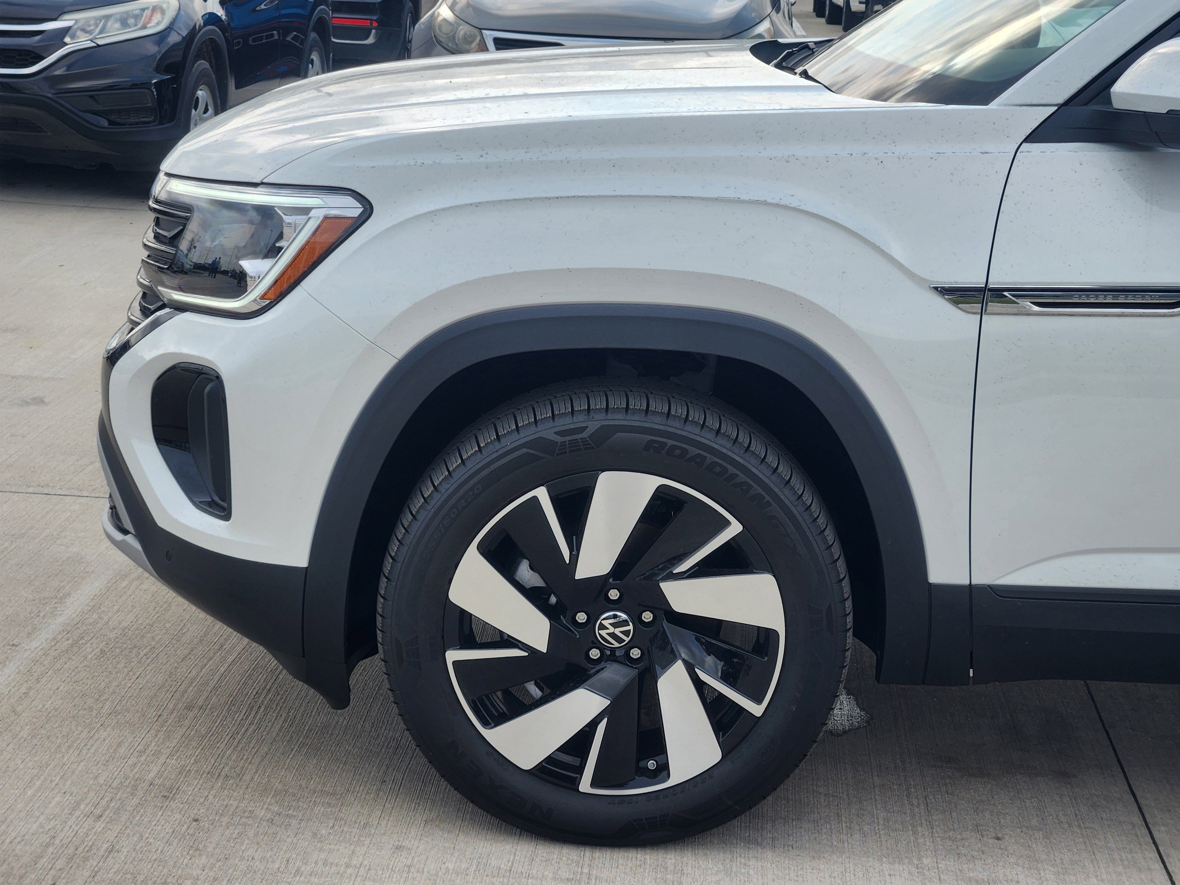 2026 Volkswagen Atlas Cross Sport 2.0T SE w/Technology