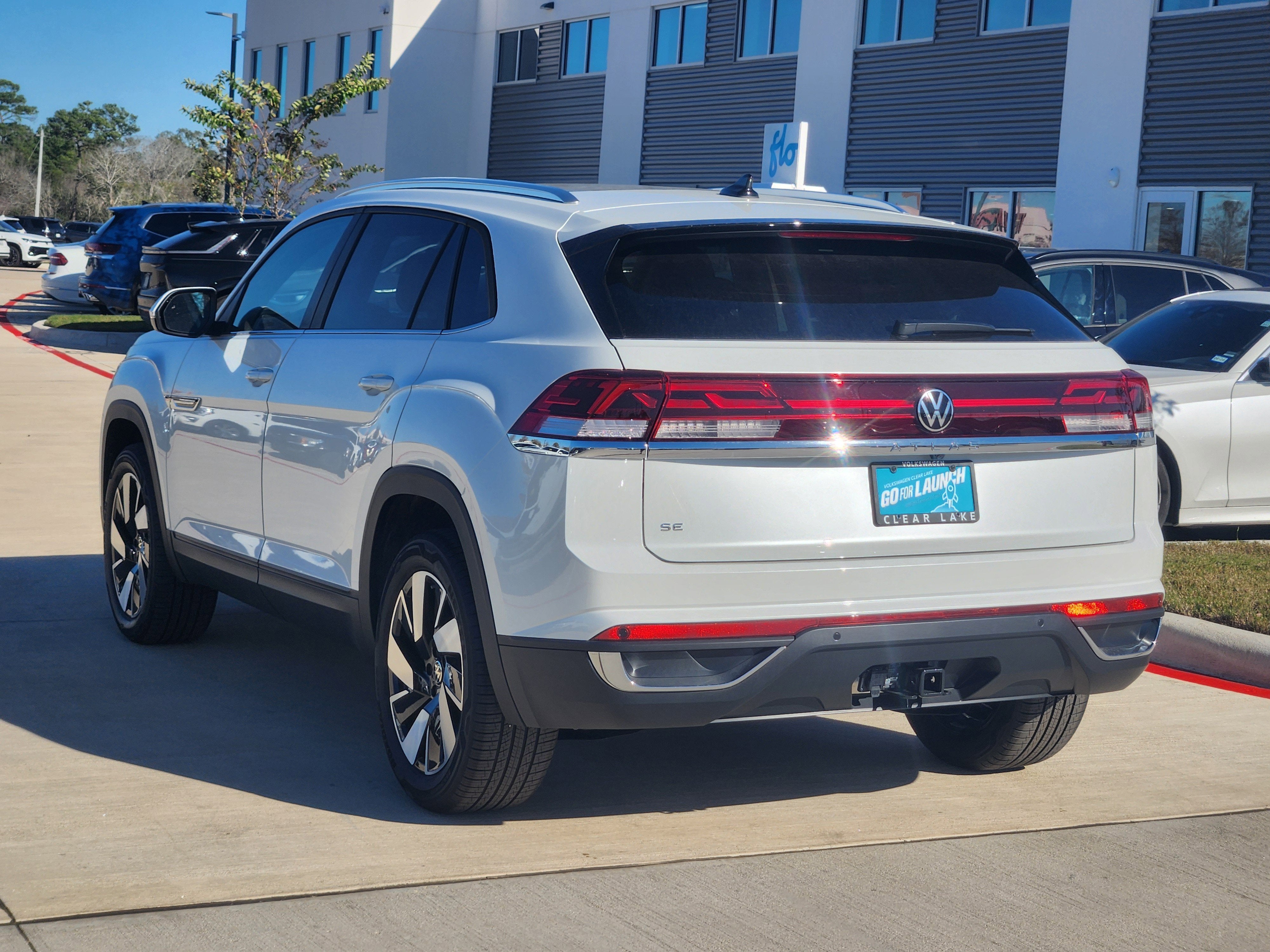 2026 Volkswagen Atlas Cross Sport 2.0T SE w/Technology