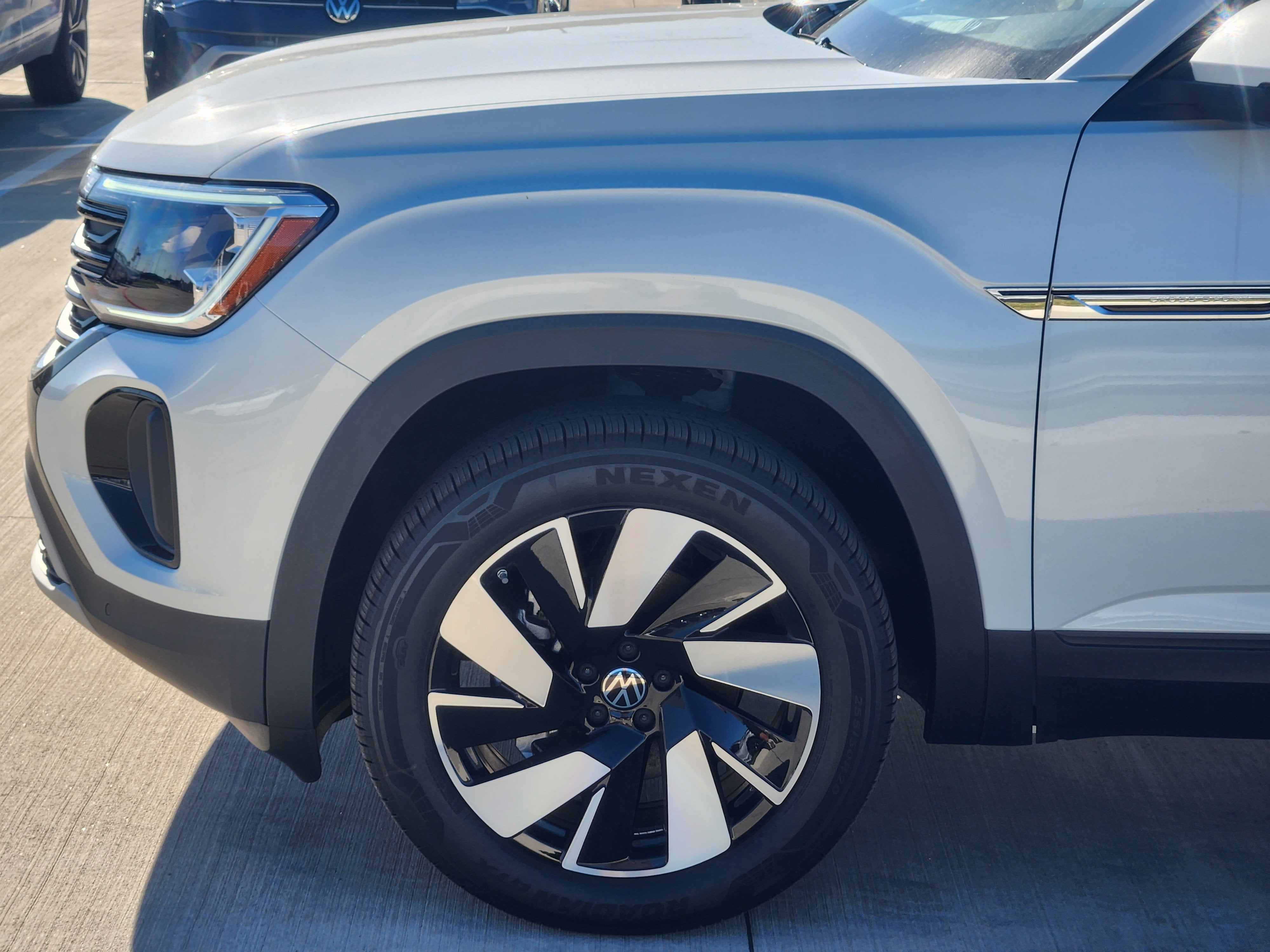 2026 Volkswagen Atlas Cross Sport 2.0T SE w/Technology