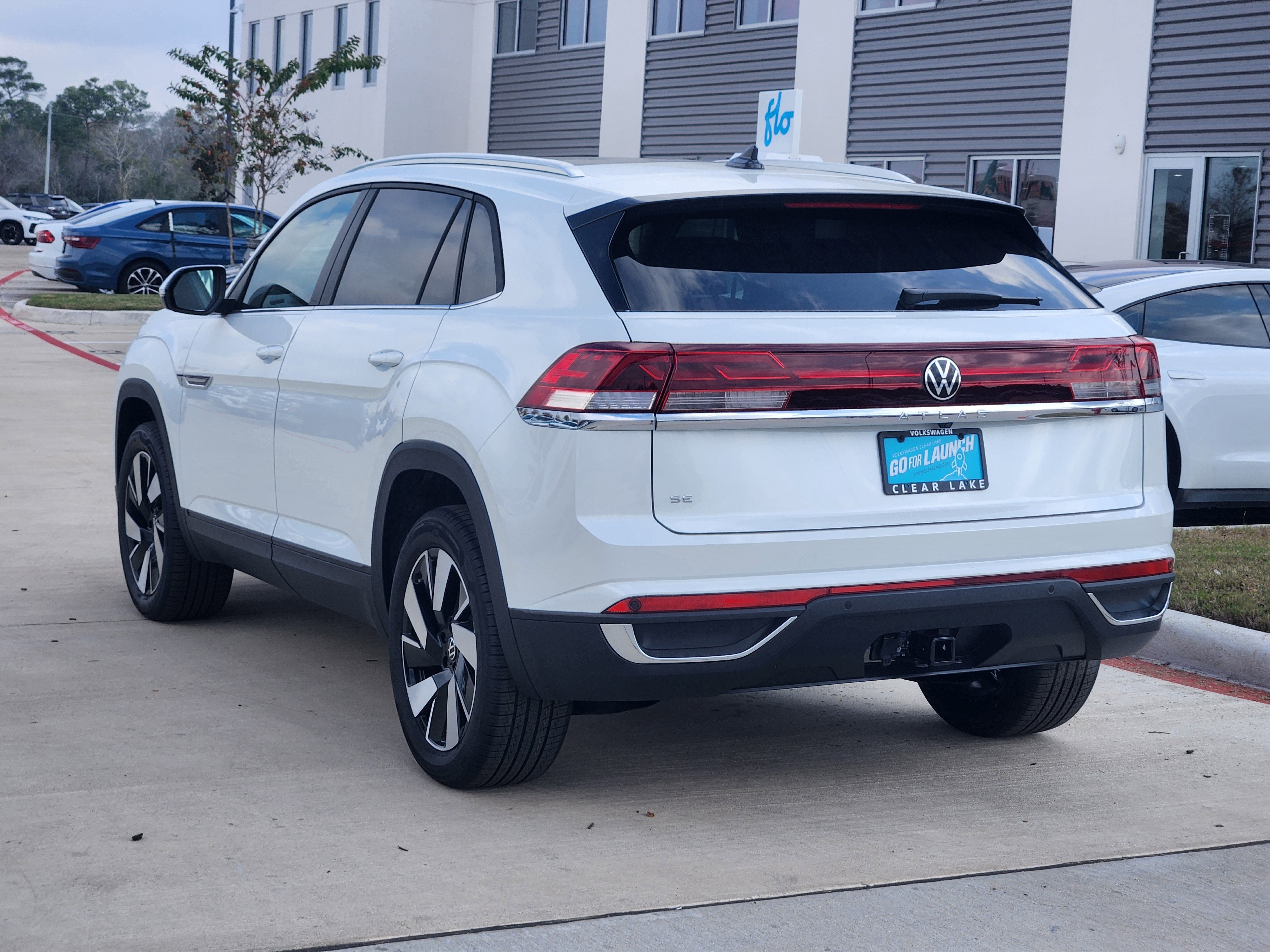 2026 Volkswagen Atlas Cross Sport 2.0T SE w/Technology