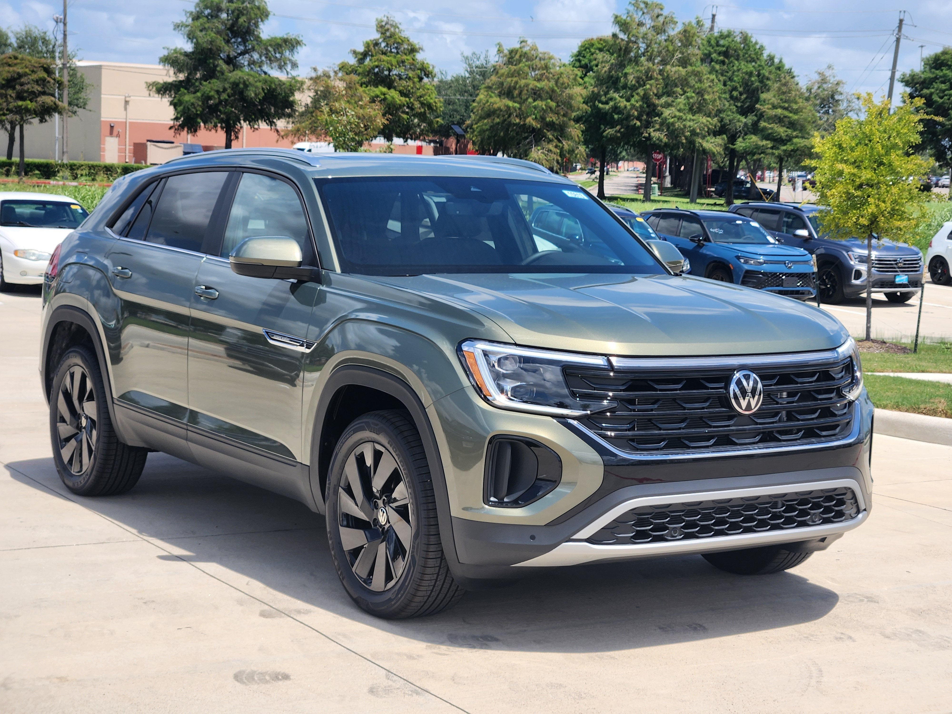 2026 Volkswagen Atlas Cross Sport 2.0T SE w/Technology