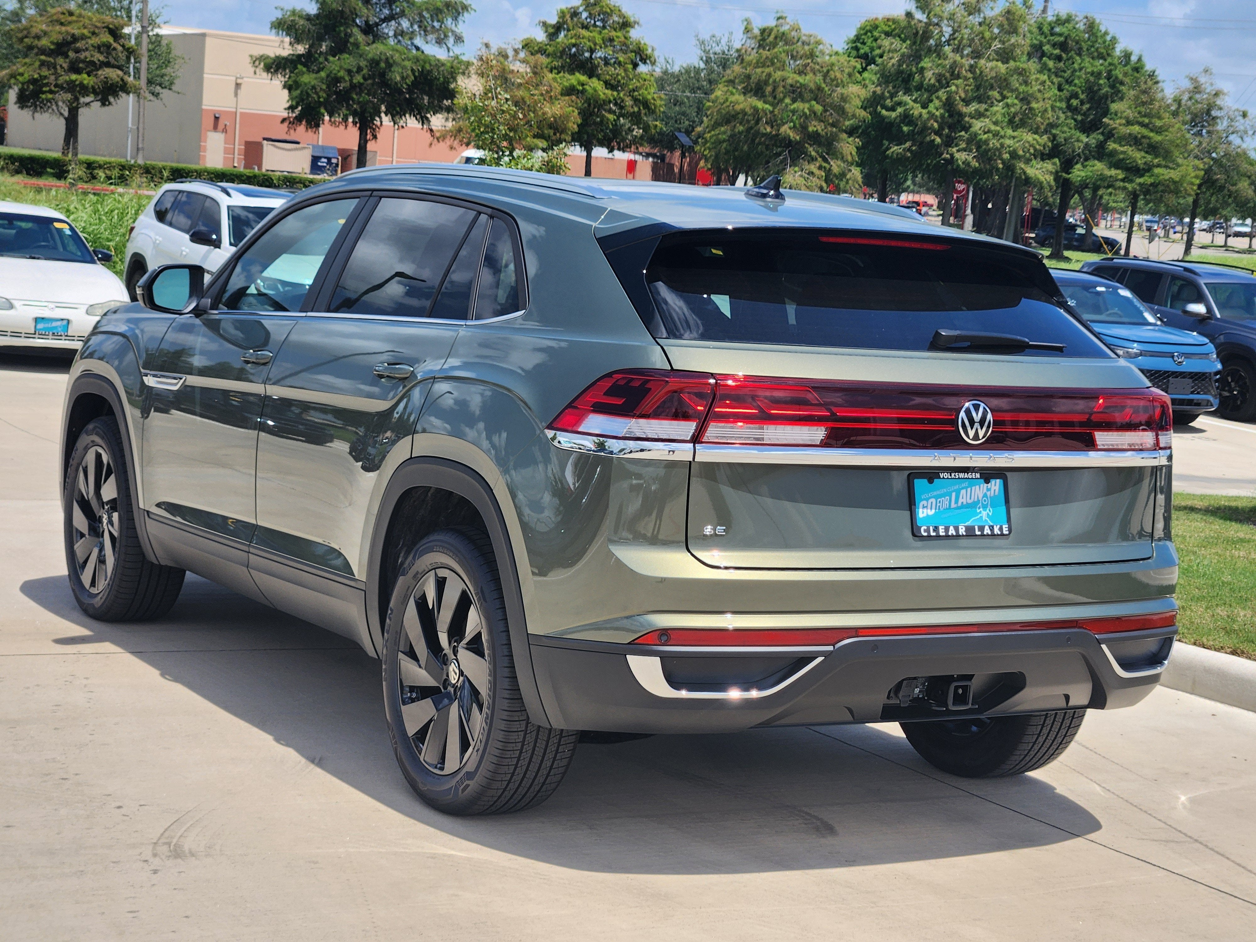 2026 Volkswagen Atlas Cross Sport 2.0T SE w/Technology