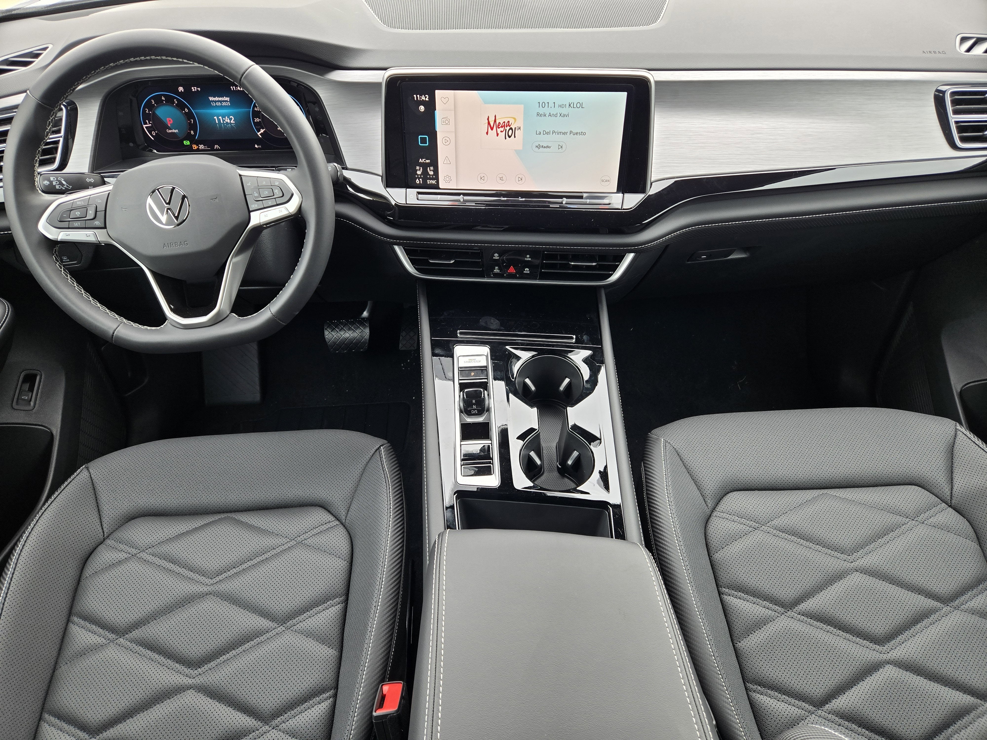 2026 Volkswagen Atlas Cross Sport 2.0T SE w/Technology