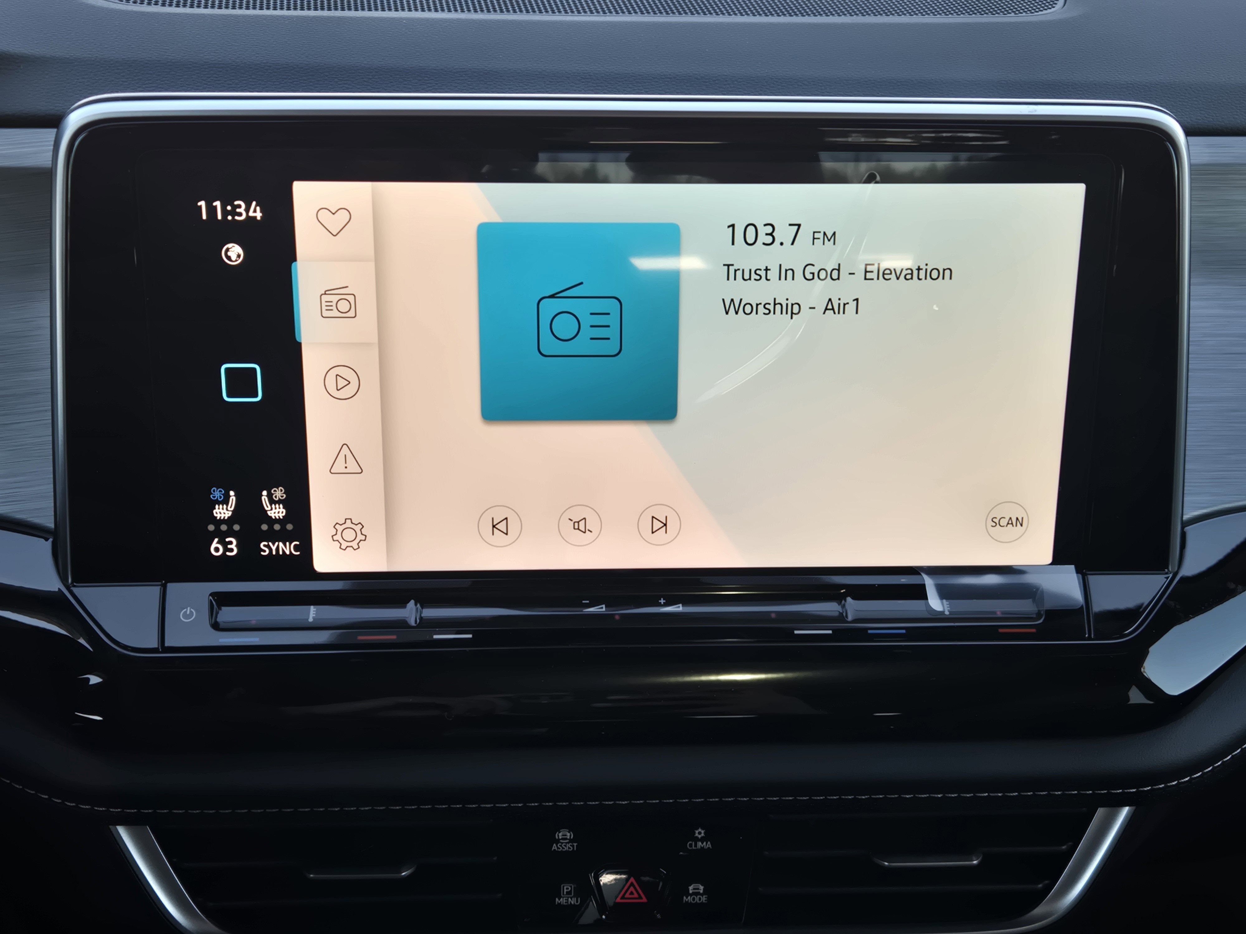 2026 Volkswagen Atlas Cross Sport 2.0T SE w/Technology