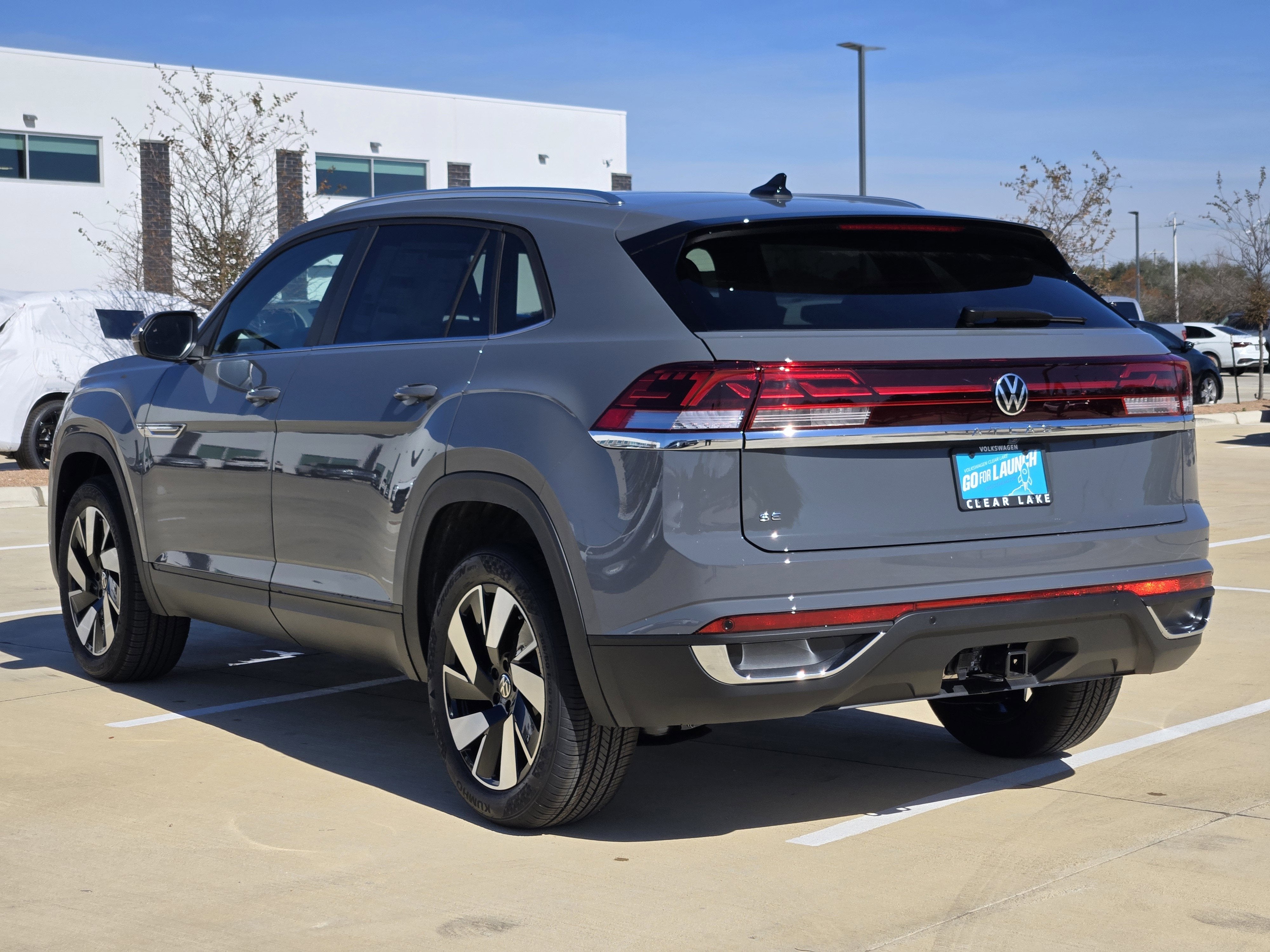 2026 Volkswagen Atlas Cross Sport 2.0T SE w/Technology