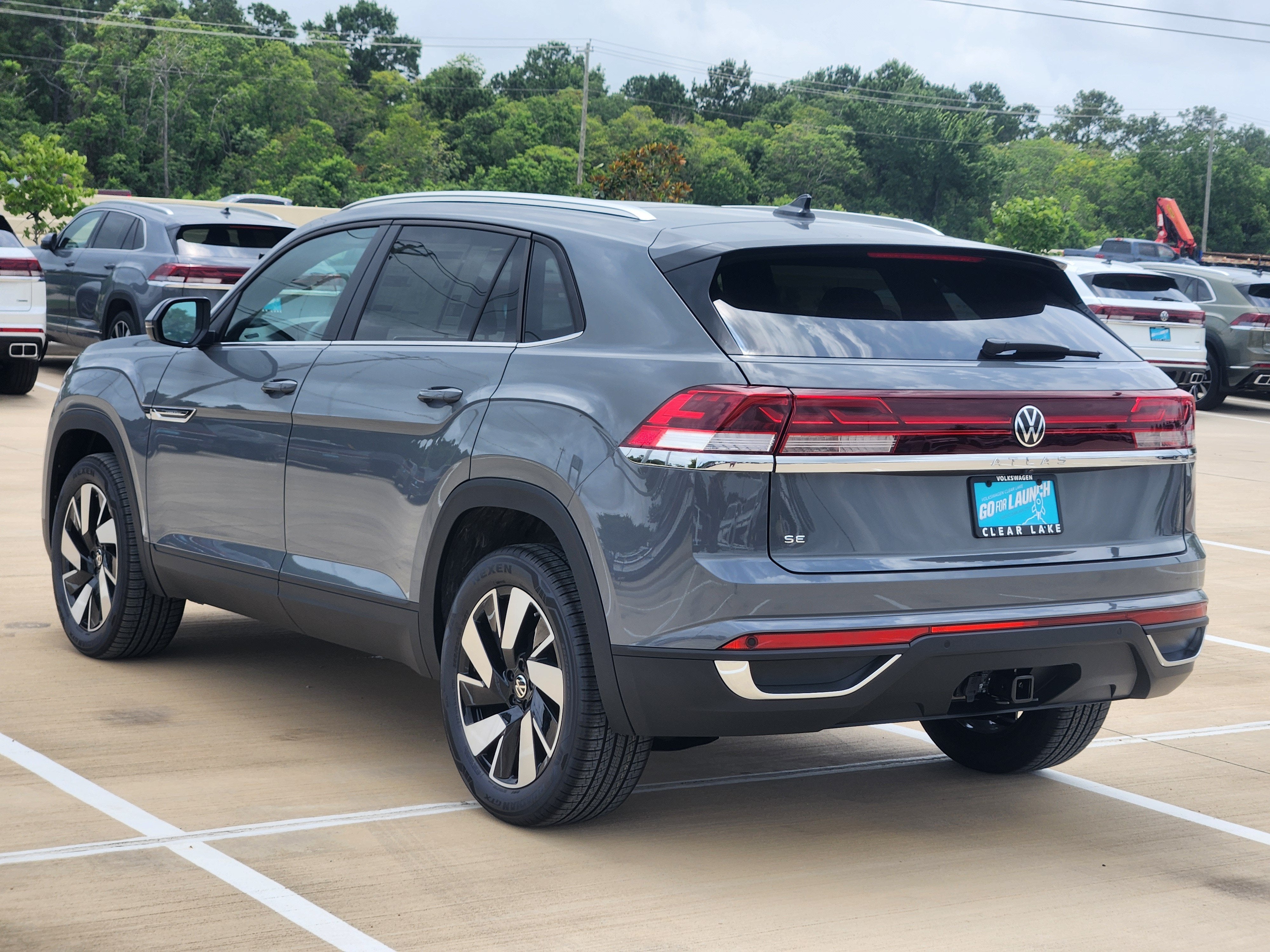 2026 Volkswagen Atlas Cross Sport 2.0T SE w/Technology