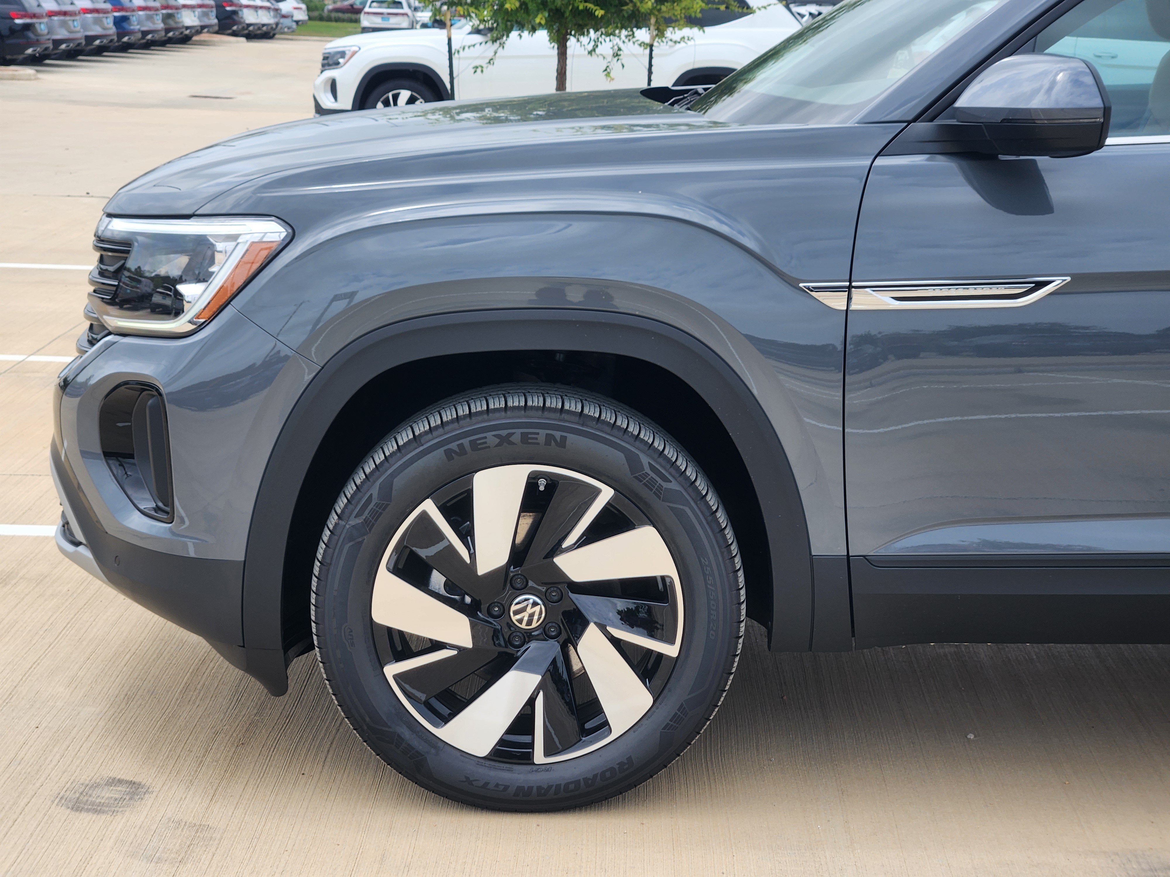 2026 Volkswagen Atlas Cross Sport 2.0T SE w/Technology