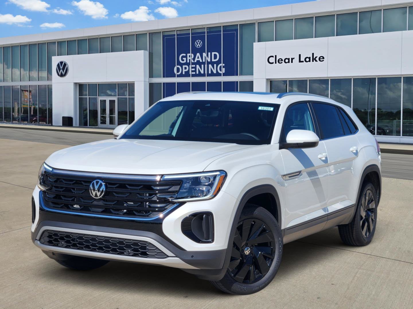 2026 Volkswagen Atlas Cross Sport 2.0T SE w/Technology