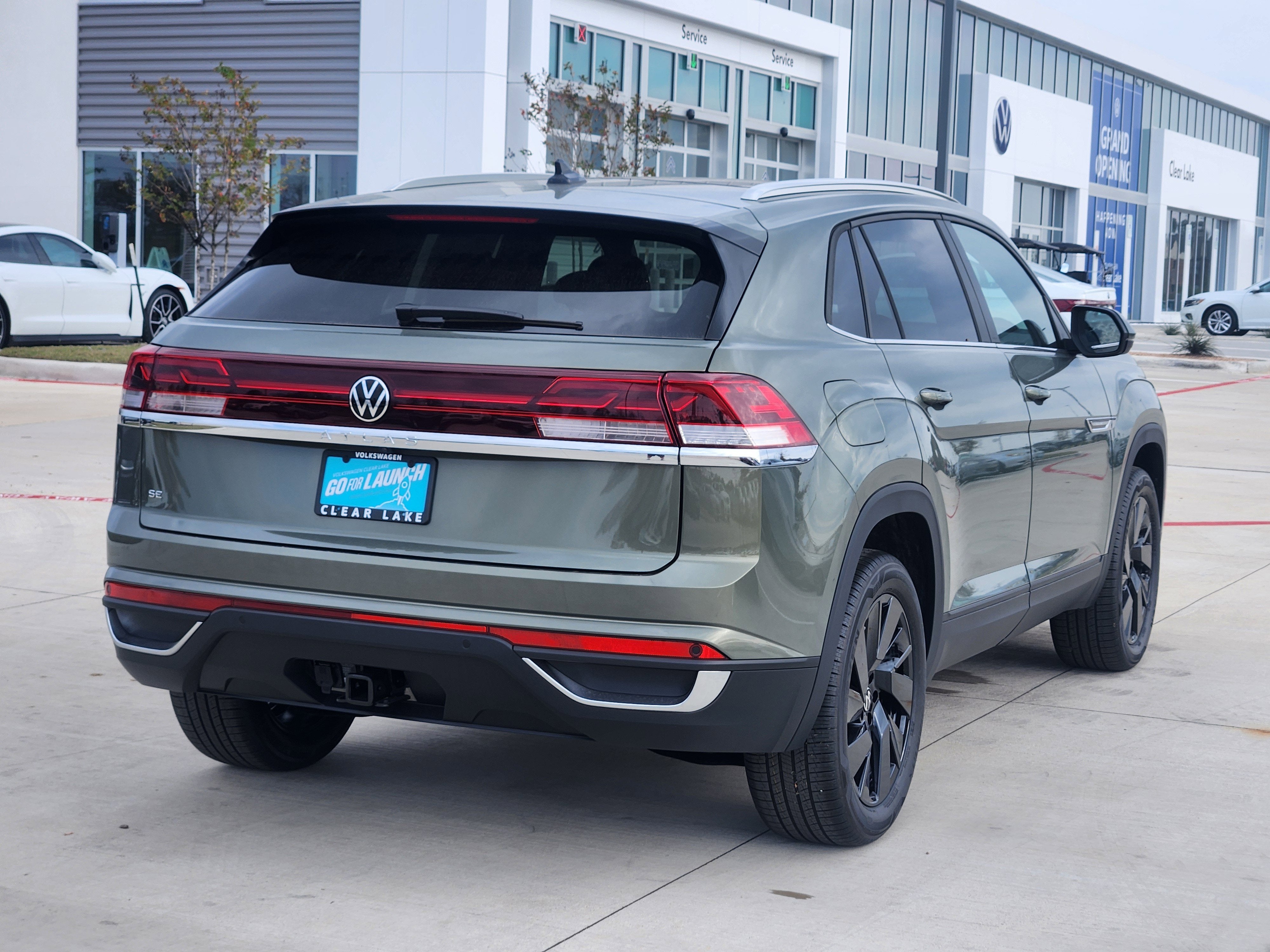 2026 Volkswagen Atlas Cross Sport 2.0T SE w/Technology