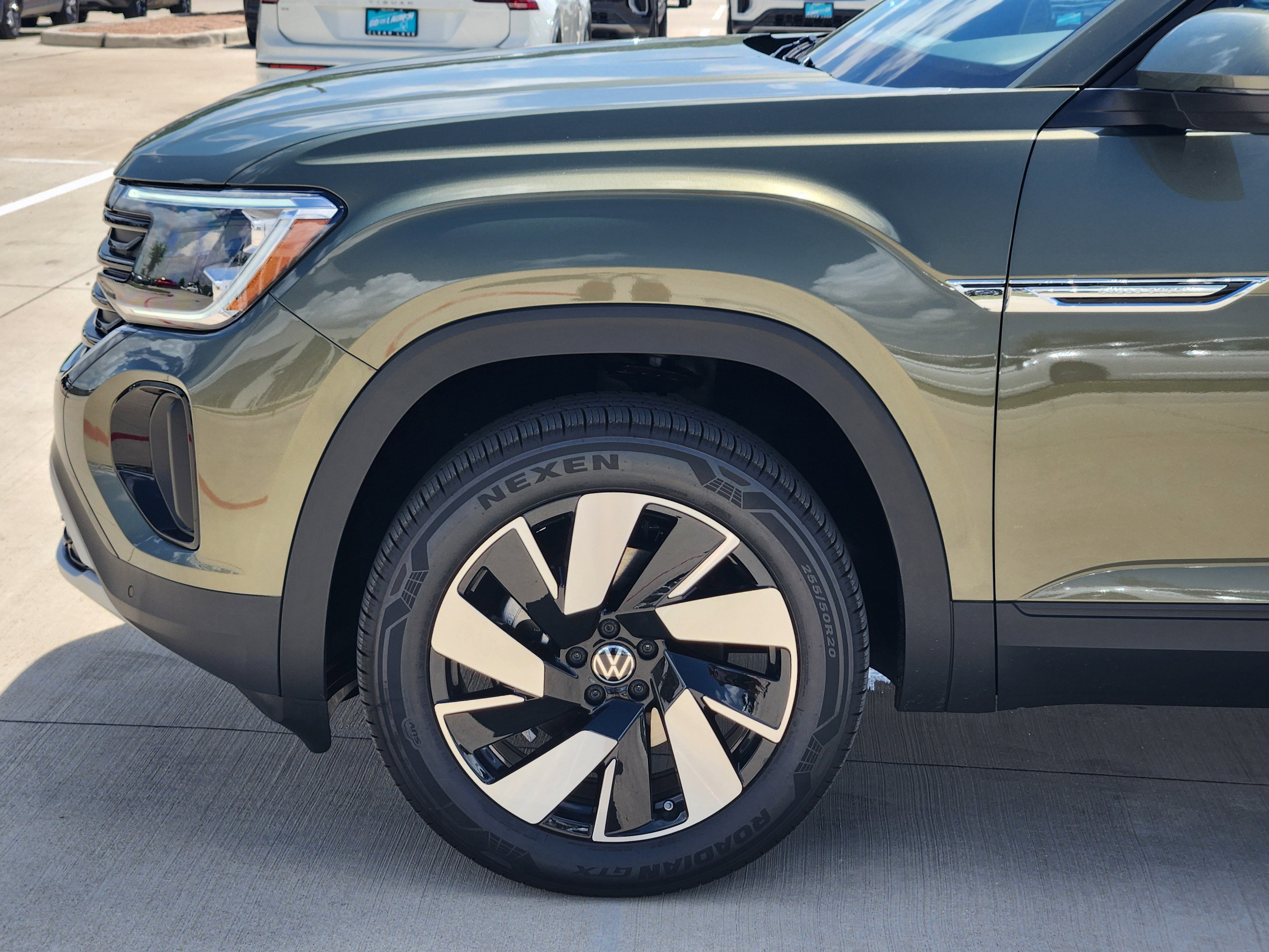 2026 Volkswagen Atlas Cross Sport 2.0T SE w/Technology