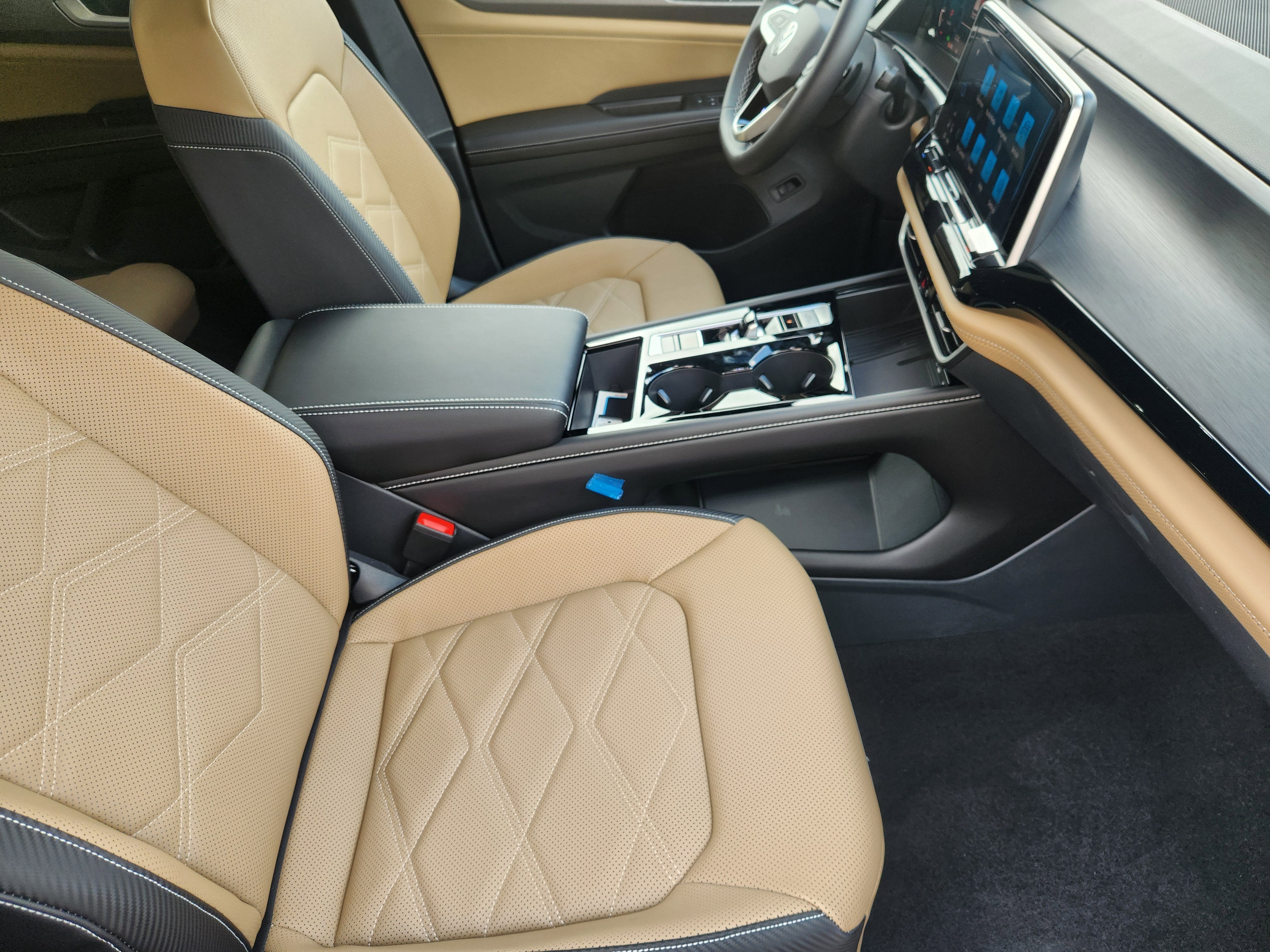 2026 Volkswagen Atlas Cross Sport 2.0T SE w/Technology