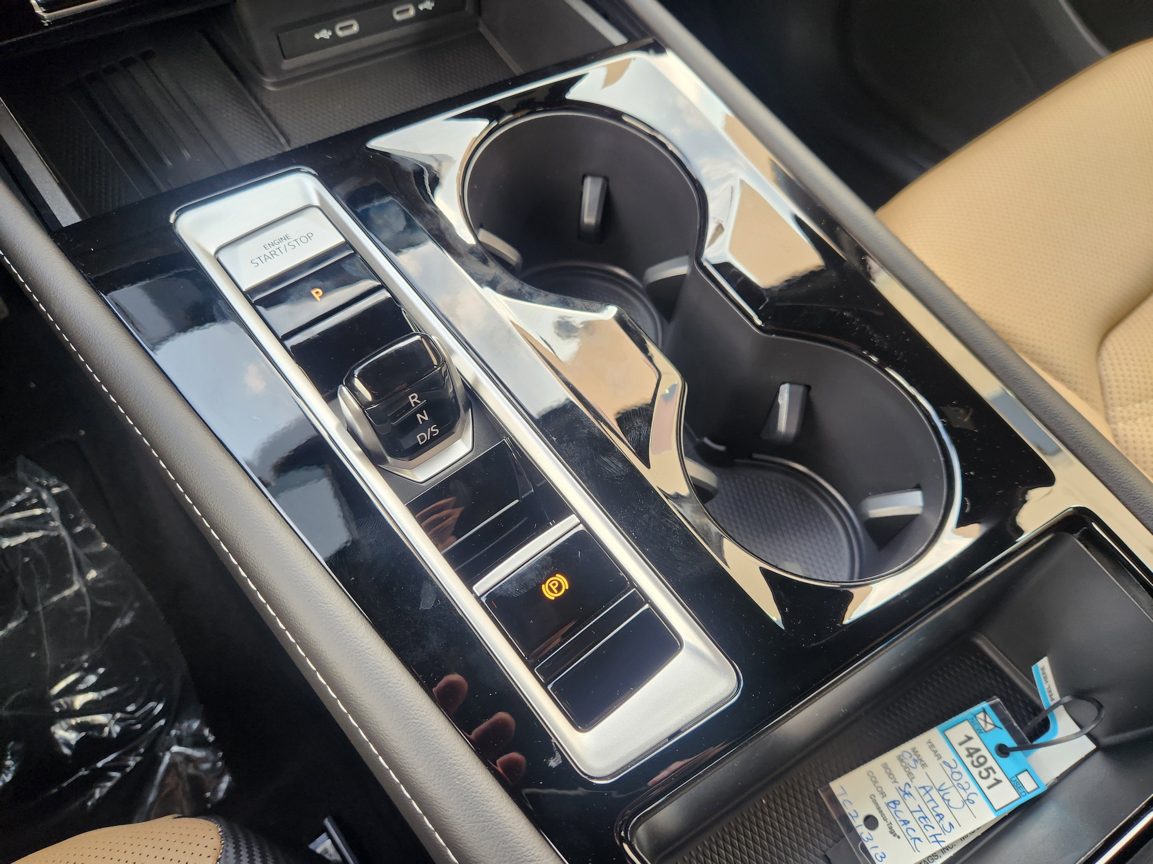 2026 Volkswagen Atlas Cross Sport 2.0T SE w/Technology