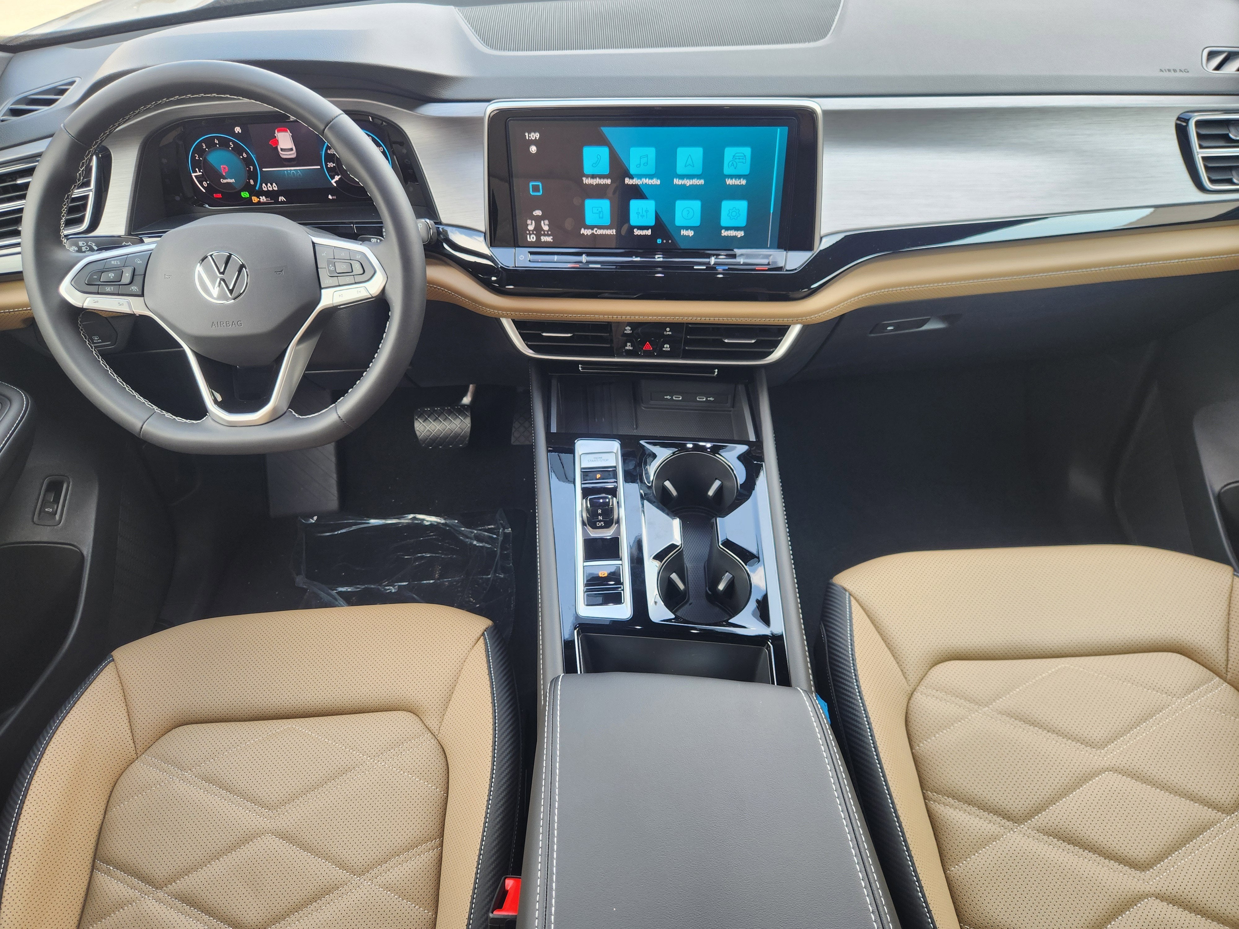 2026 Volkswagen Atlas Cross Sport 2.0T SE w/Technology