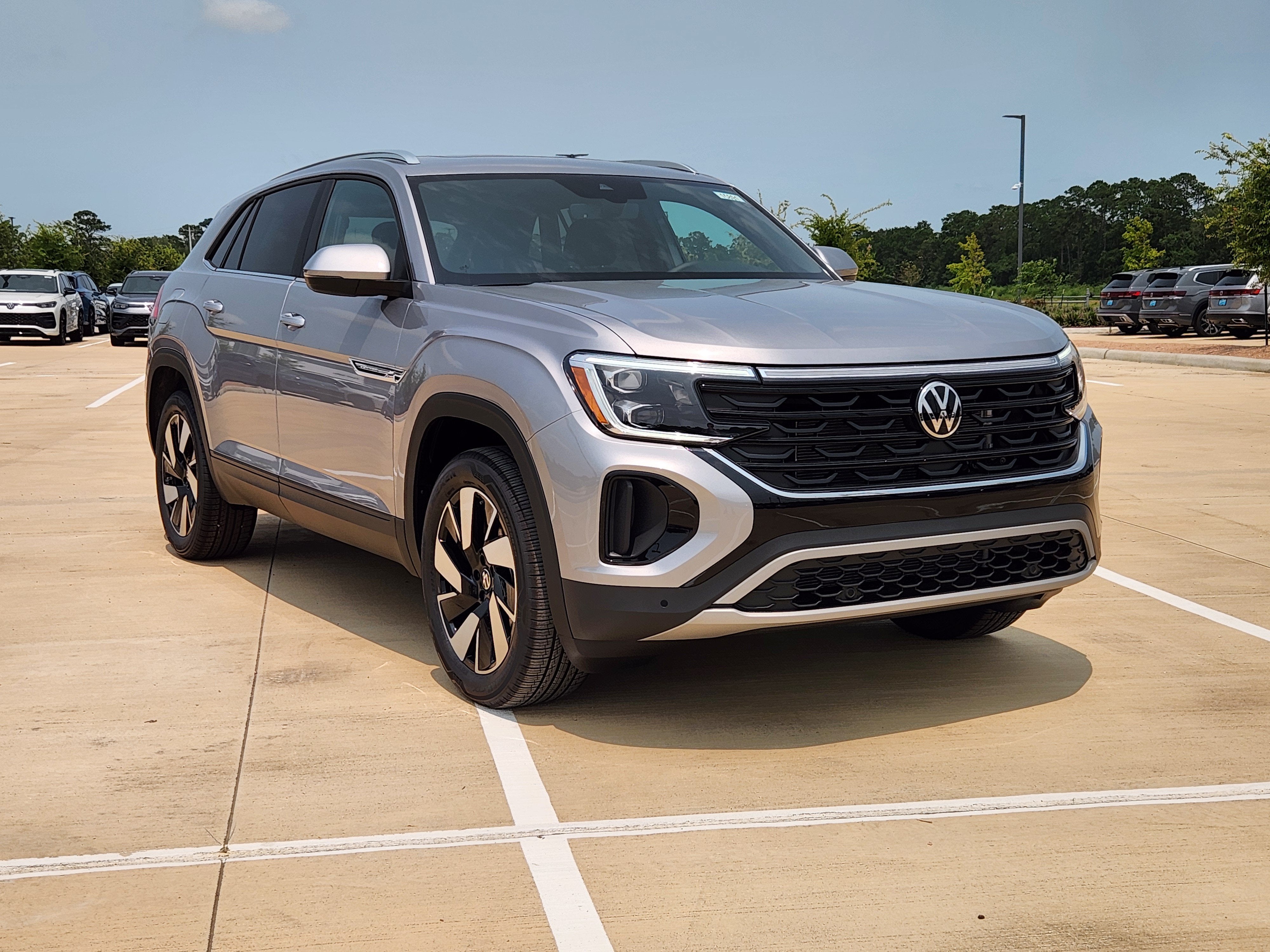 2026 Volkswagen Atlas Cross Sport 2.0T SE w/Technology