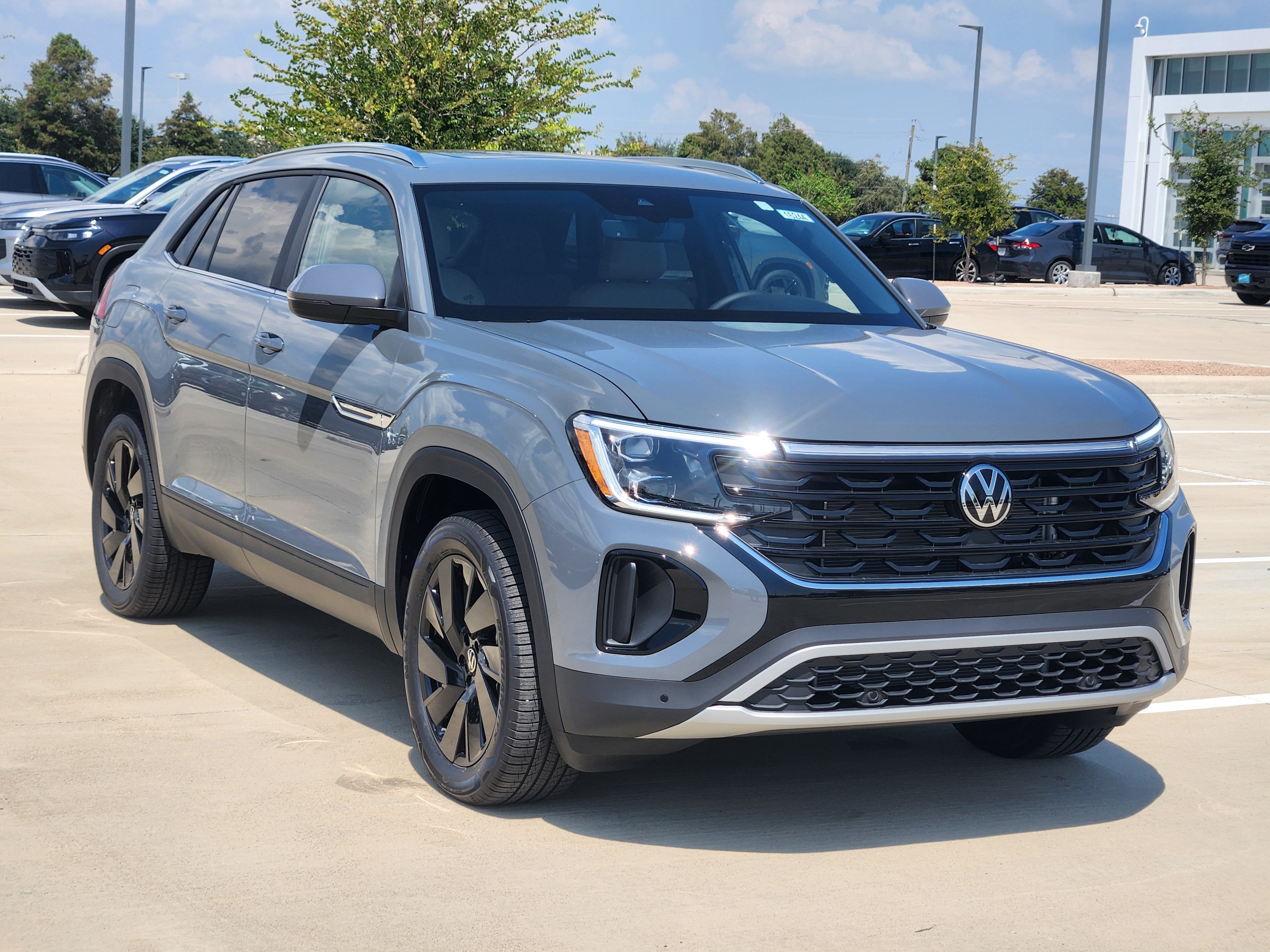 2026 Volkswagen Atlas Cross Sport 2.0T SE w/Technology