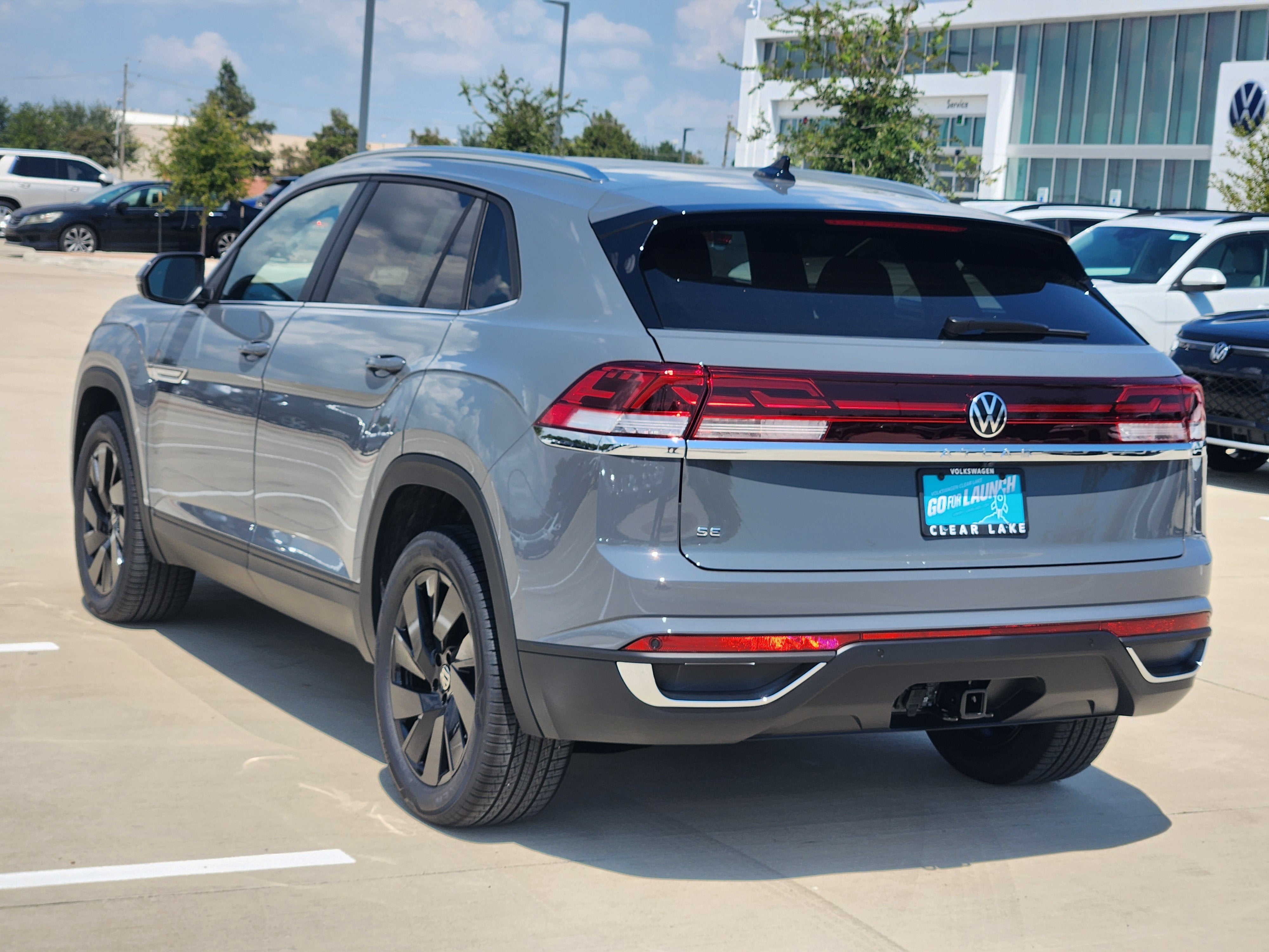 2026 Volkswagen Atlas Cross Sport 2.0T SE w/Technology