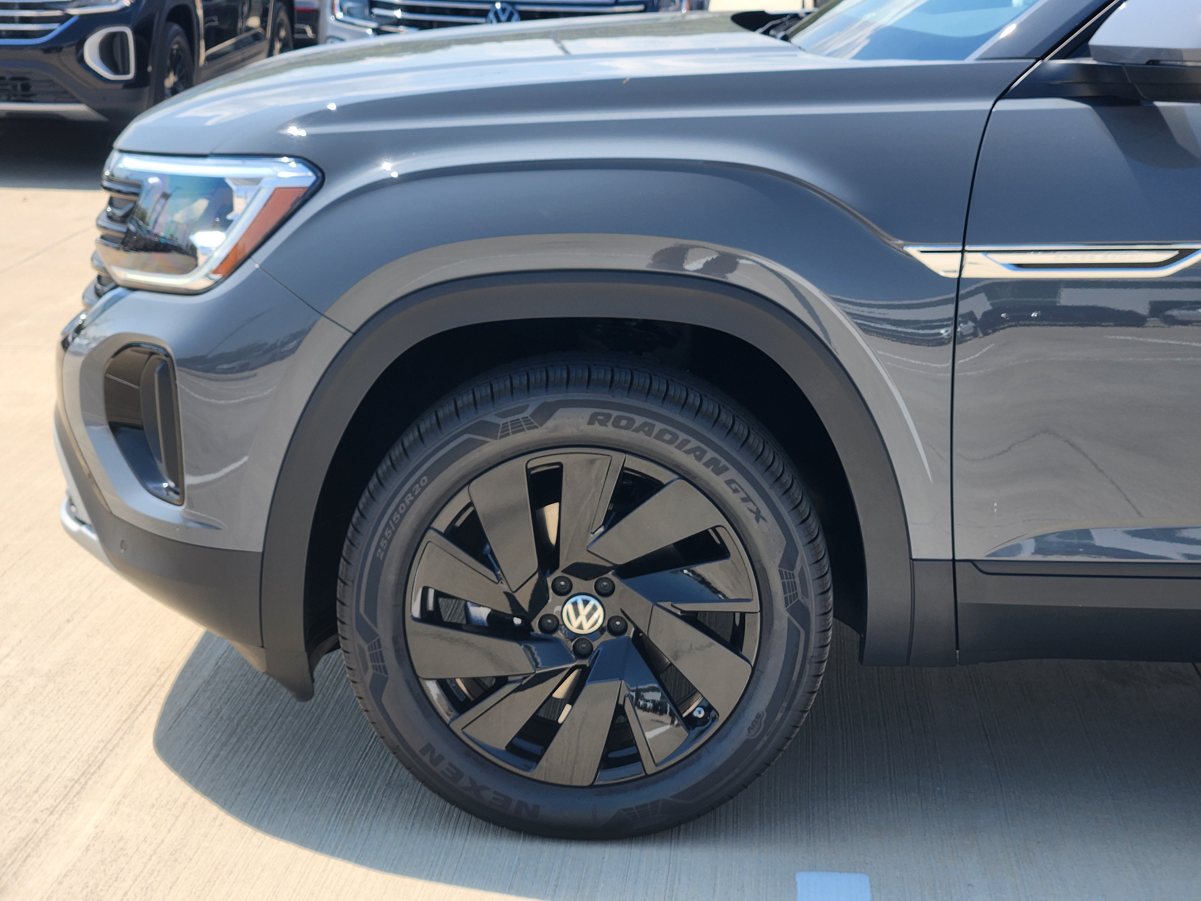 2026 Volkswagen Atlas Cross Sport 2.0T SE w/Technology