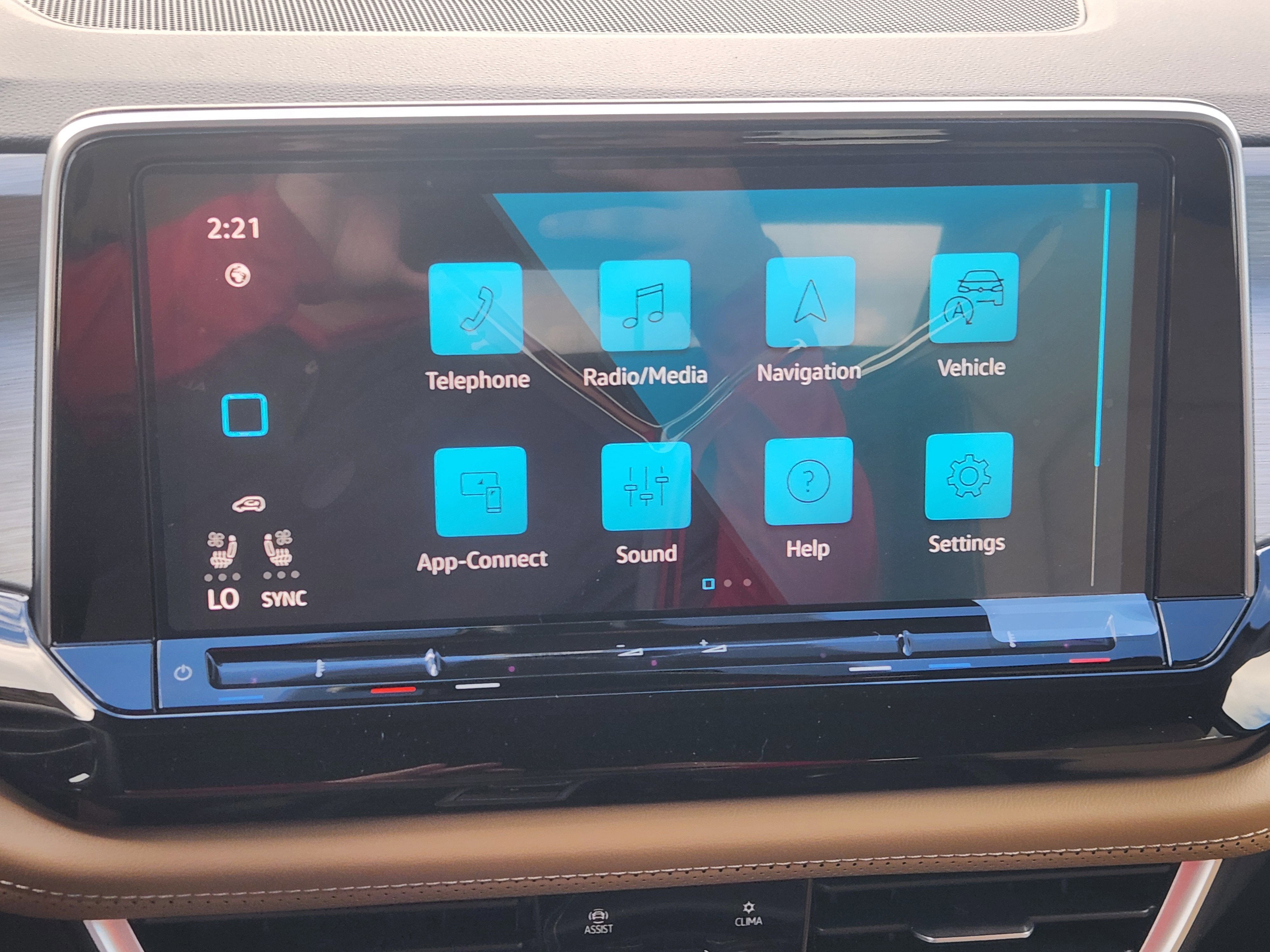 2026 Volkswagen Atlas Cross Sport 2.0T SE w/Technology