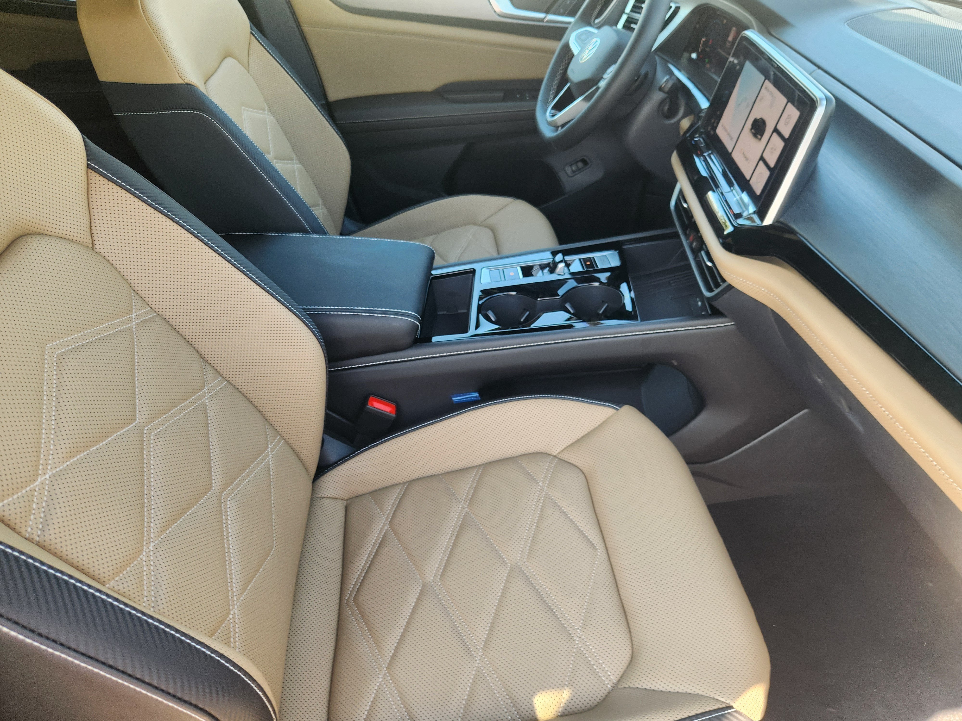 2026 Volkswagen Atlas Cross Sport 2.0T SE w/Technology