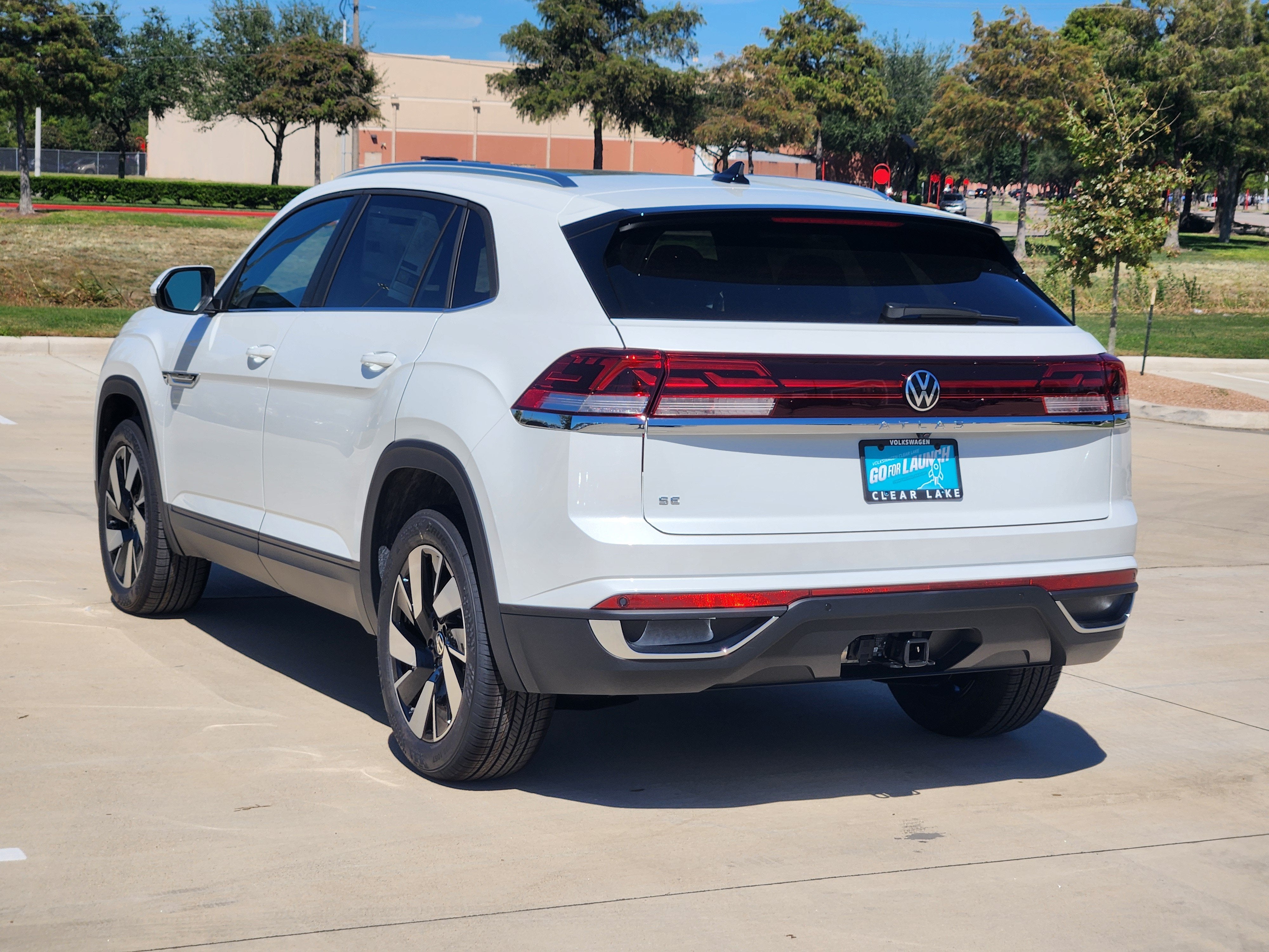 2026 Volkswagen Atlas Cross Sport 2.0T SE w/Technology