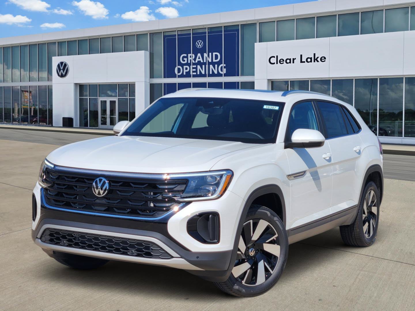 2026 Volkswagen Atlas Cross Sport 2.0T SE w/Technology