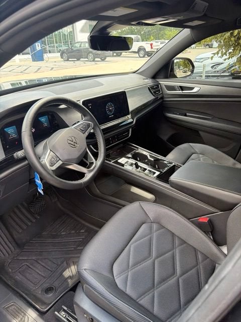 2024 Volkswagen Atlas Cross Sport 2.0T SE w/Technology