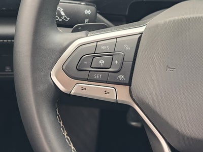 2025 Volkswagen Atlas Cross Sport 2.0T SE w/Technology