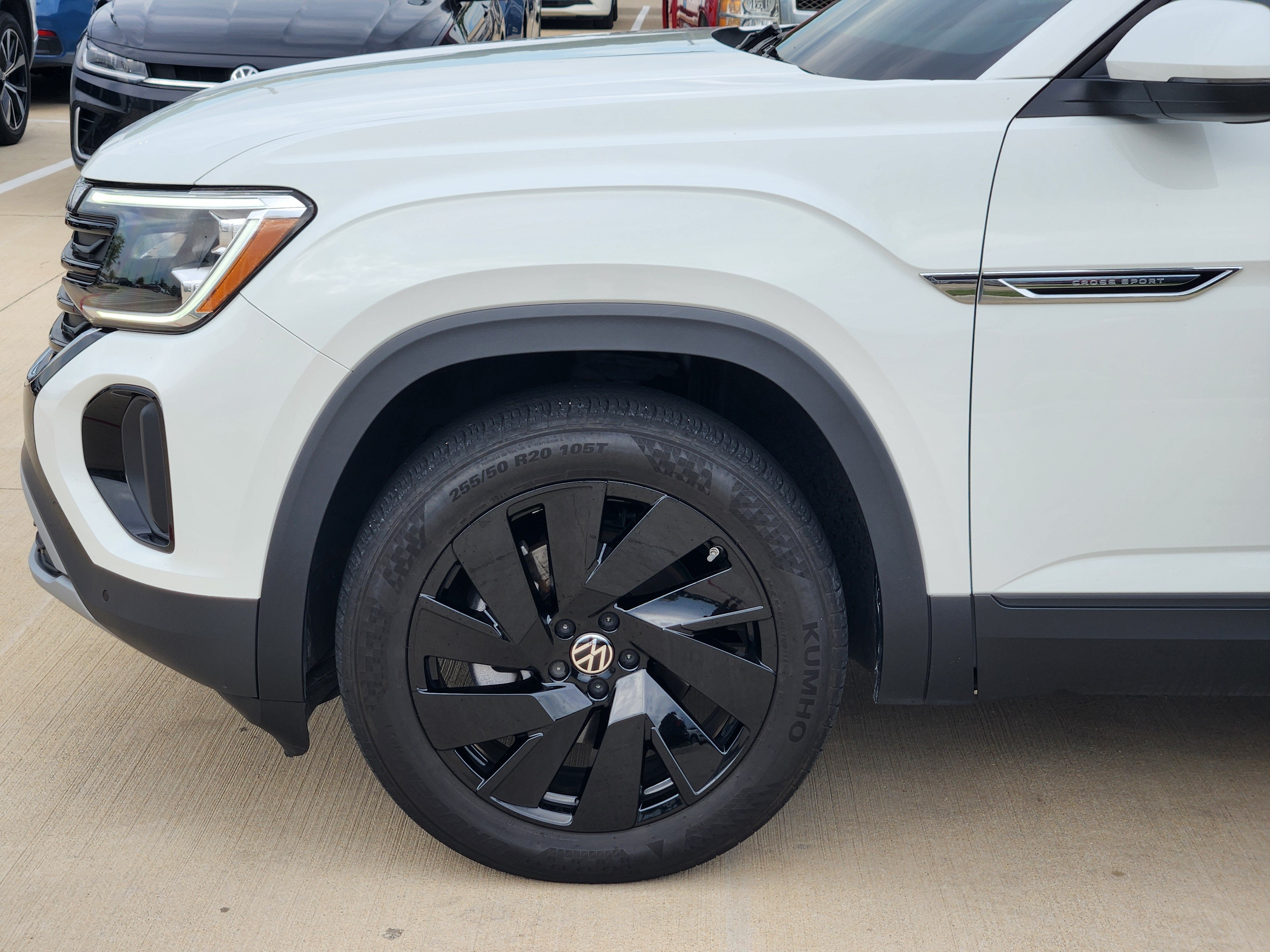 2025 Volkswagen Atlas Cross Sport 2.0T SE w/Technology