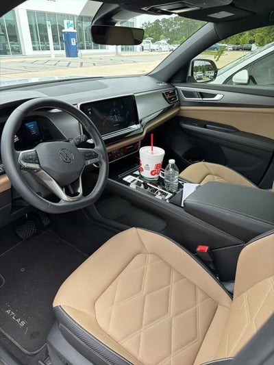2025 Volkswagen Atlas Cross Sport 2.0T SE w/Technology