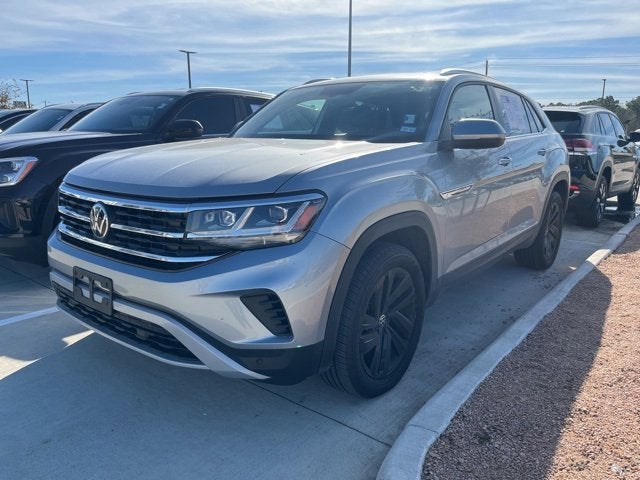 2023 Volkswagen Atlas Cross Sport SE's photo