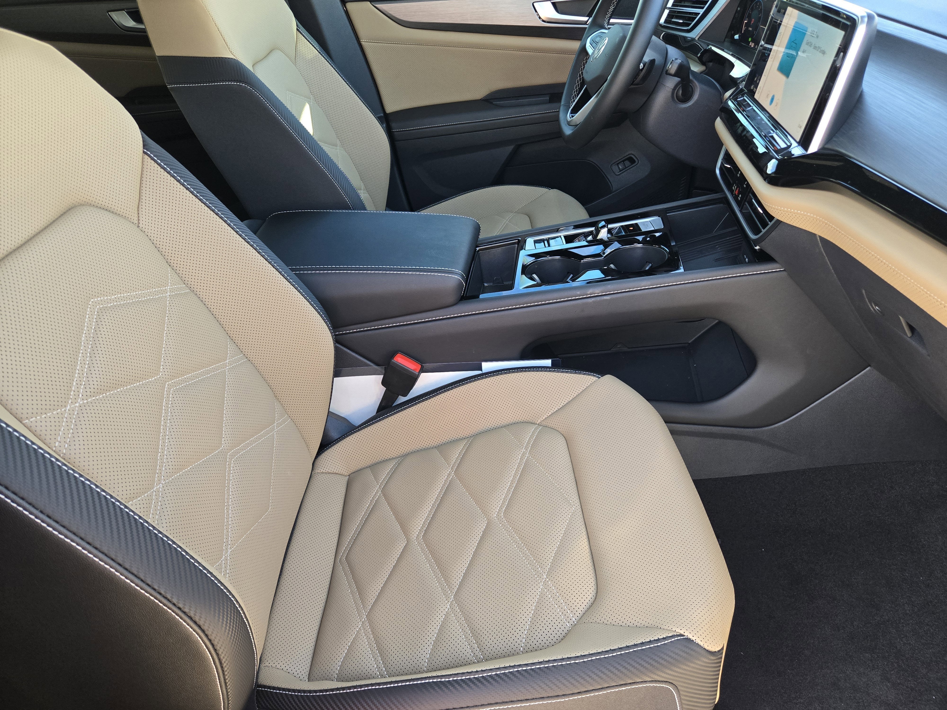 2025 Volkswagen Atlas Cross Sport 2.0T SE w/Technology