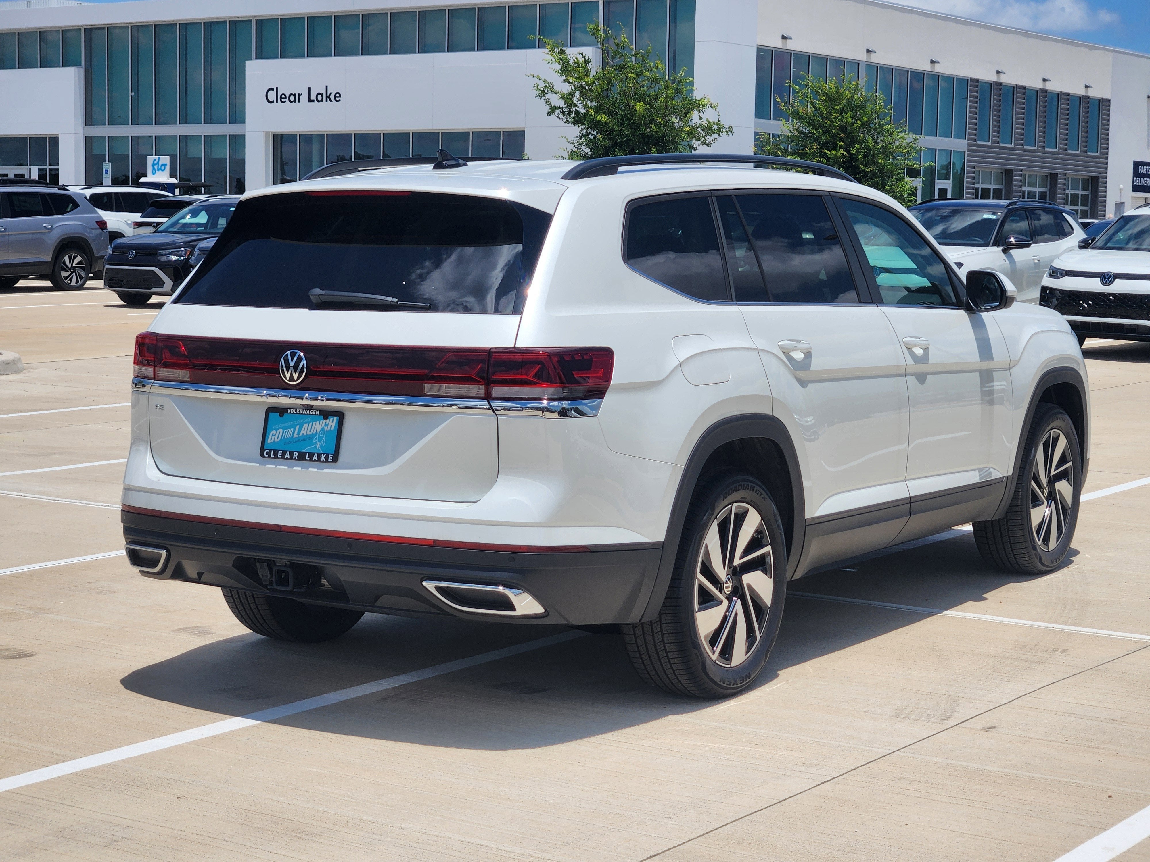 2026 Volkswagen Atlas 2.0T SE w/Technology