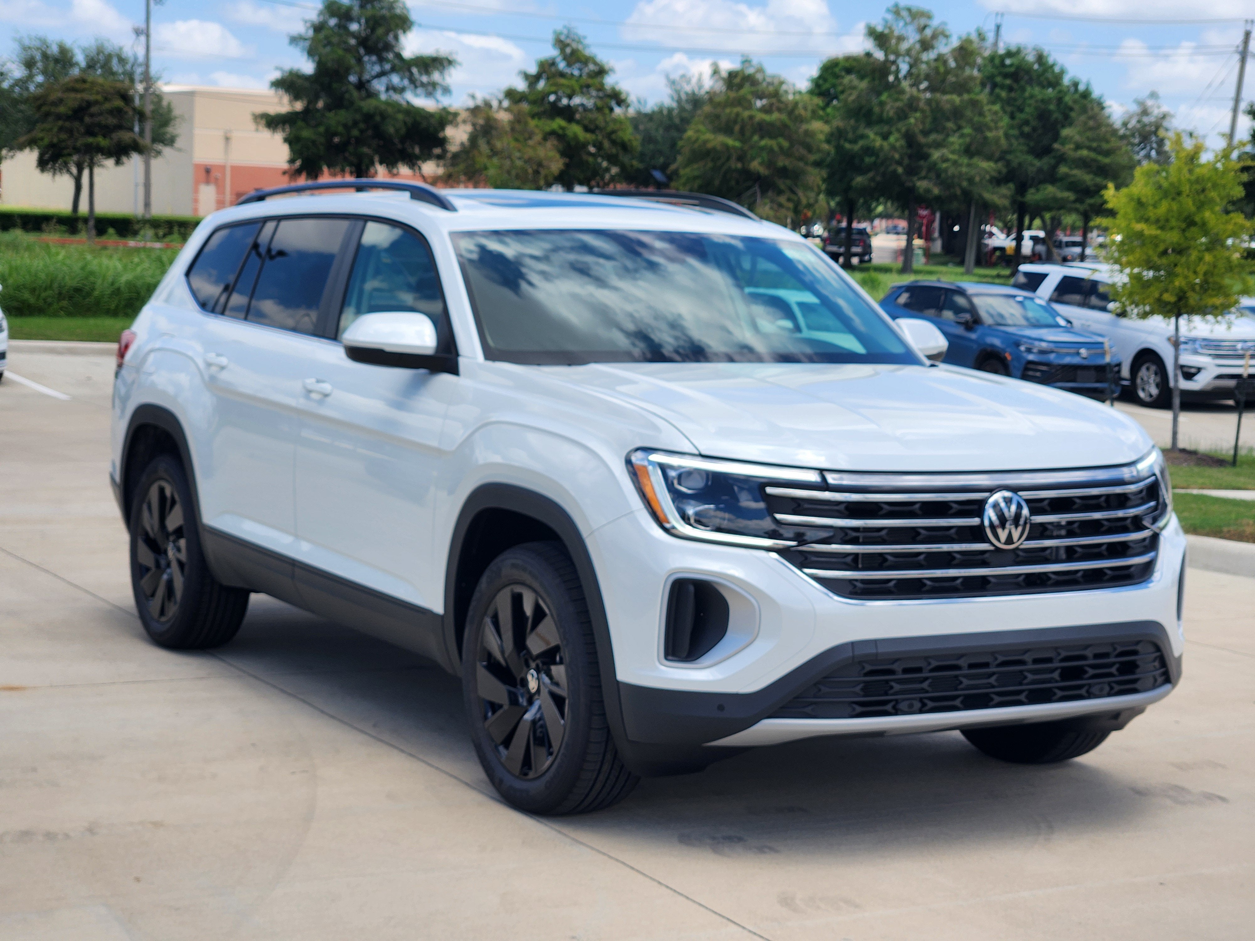 2026 Volkswagen Atlas 2.0T SE w/Technology