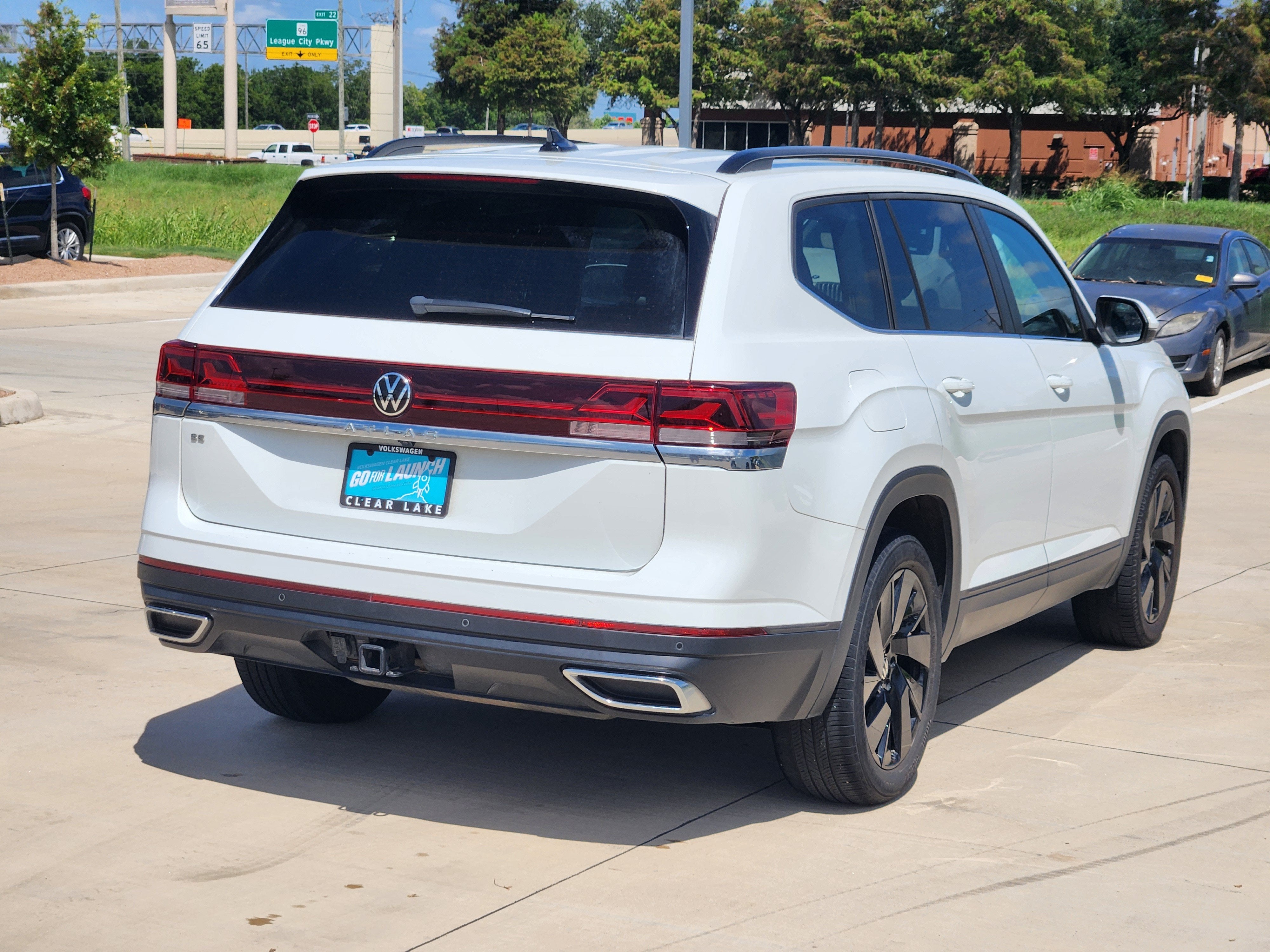 2024 Volkswagen Atlas 2.0T SE w/Technology