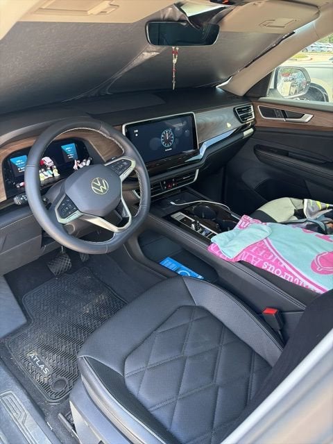 2024 Volkswagen Atlas 2.0T SE w/Technology