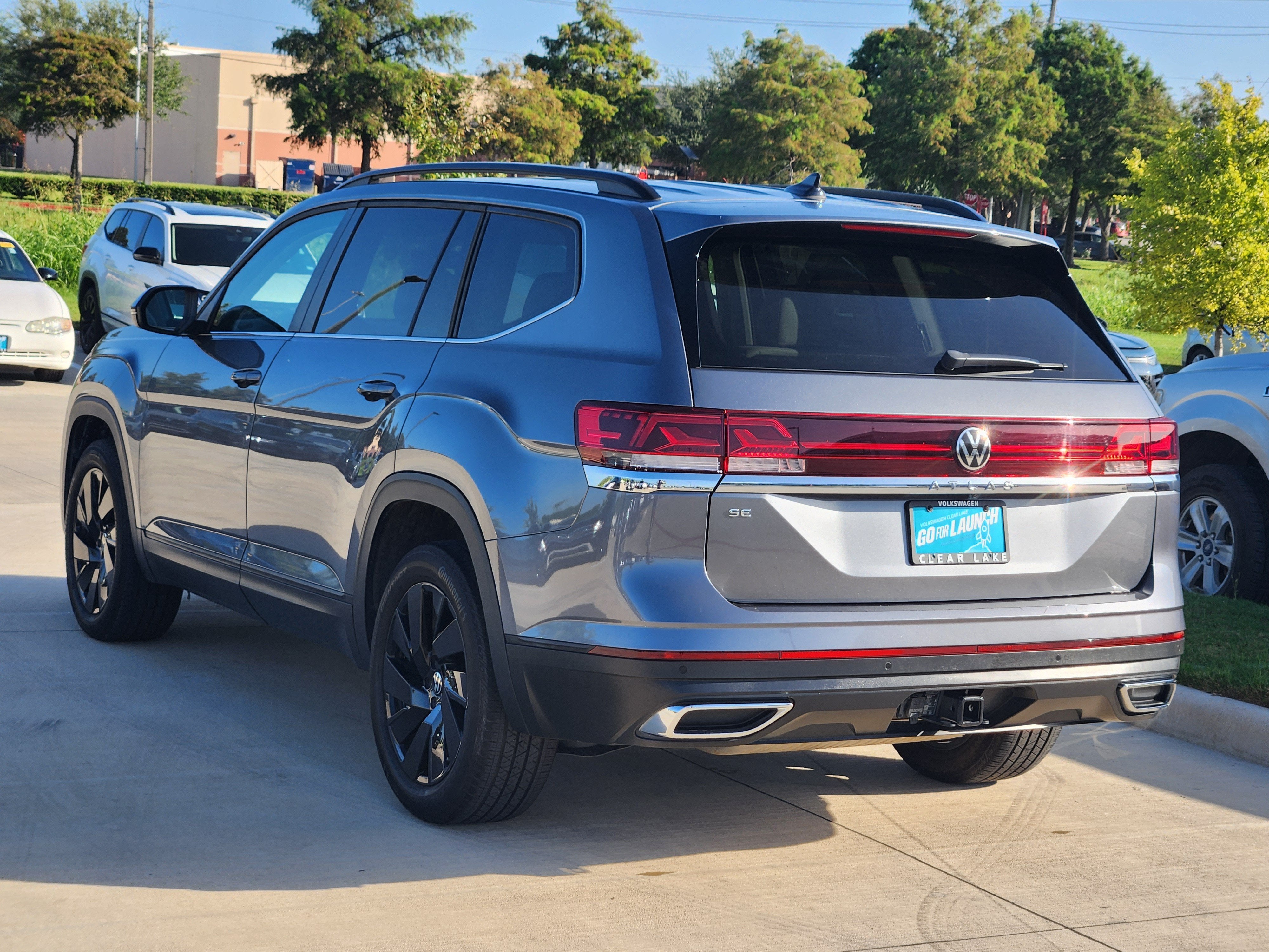 2024 Volkswagen Atlas 2.0T SE w/Technology