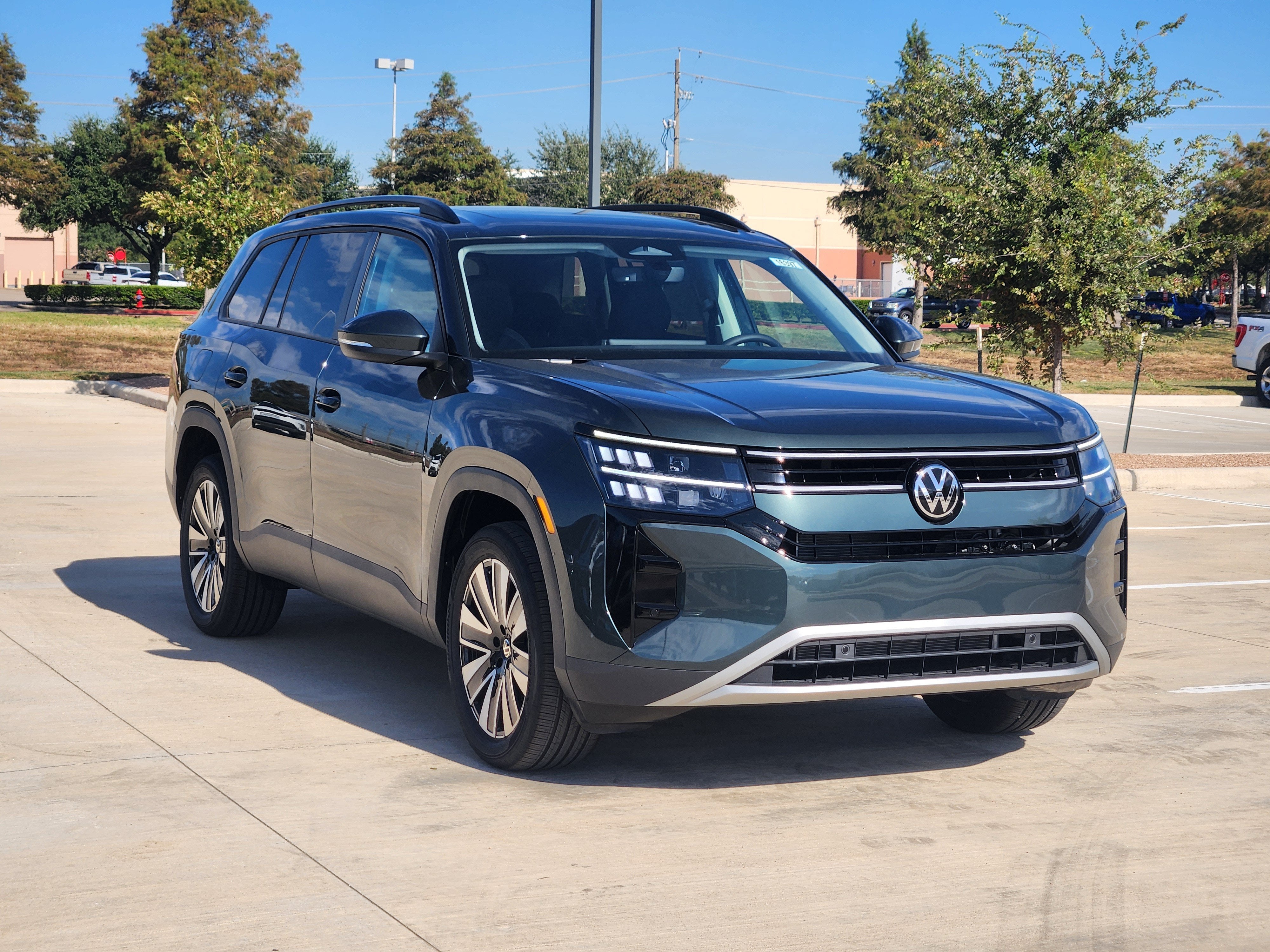 2027 Volkswagen Atlas SE w/Technology