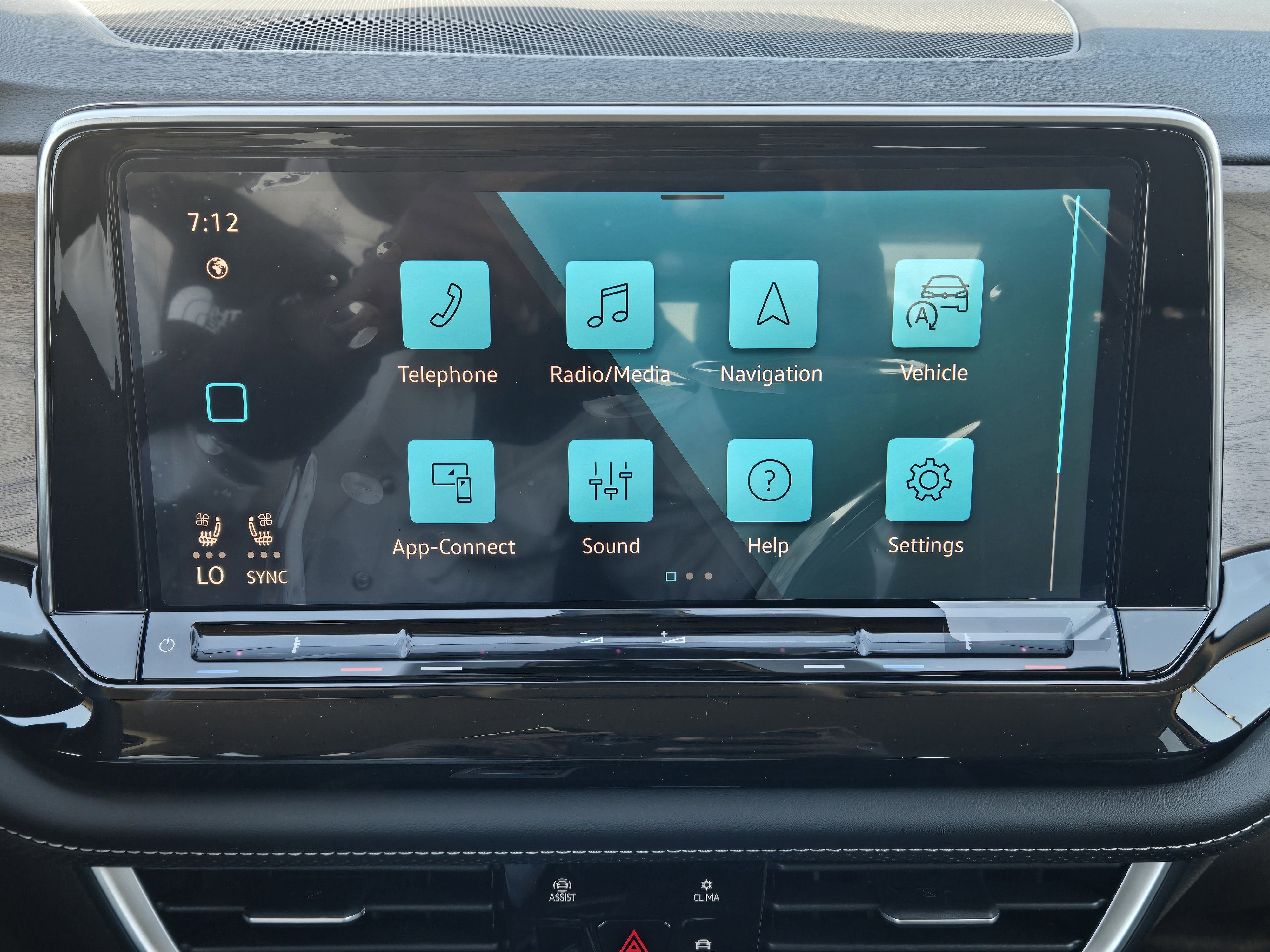 2026 Volkswagen Atlas 2.0T SE