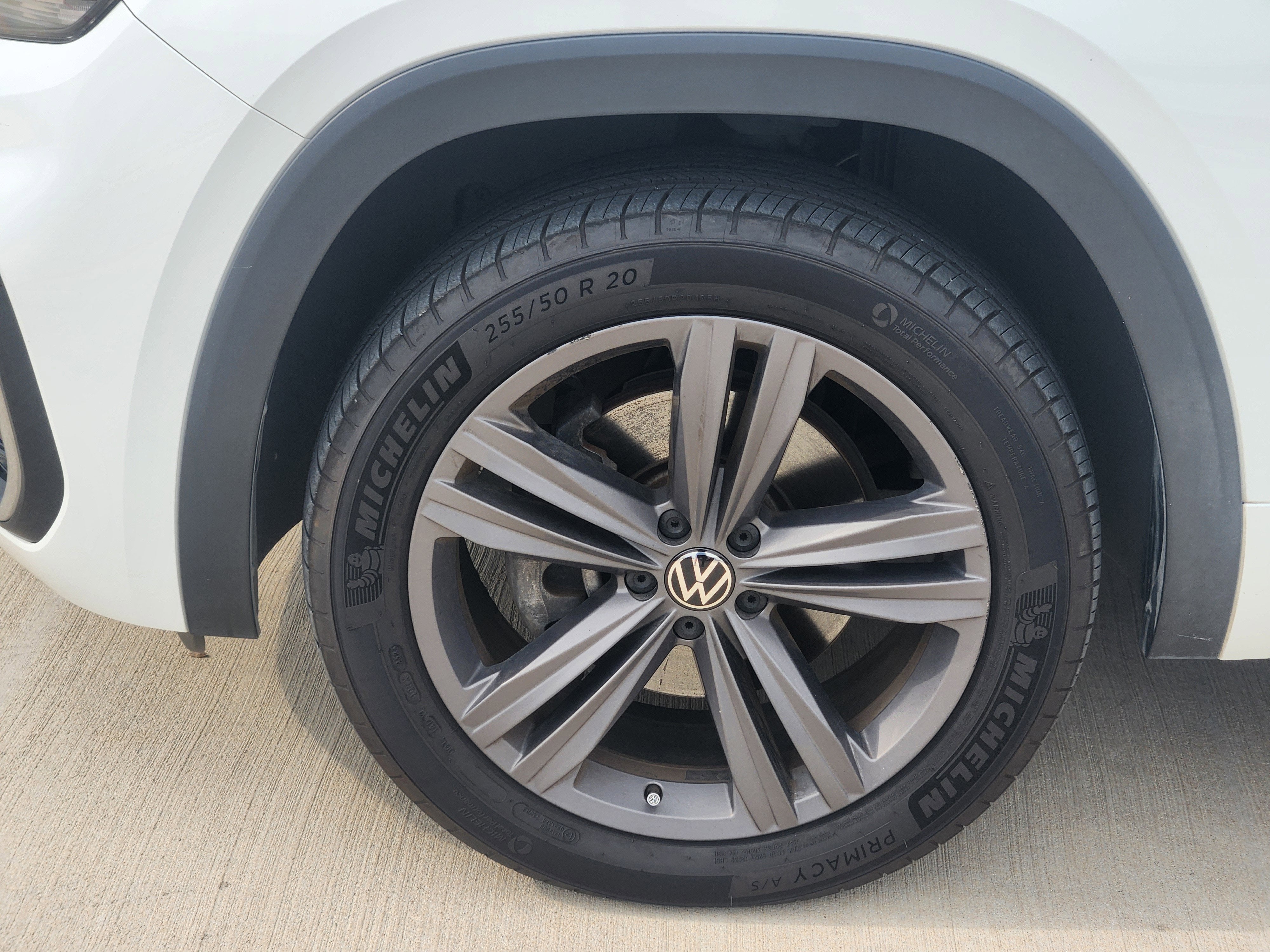2021 Volkswagen Atlas 3.6L V6 SE w/Technology R-Line