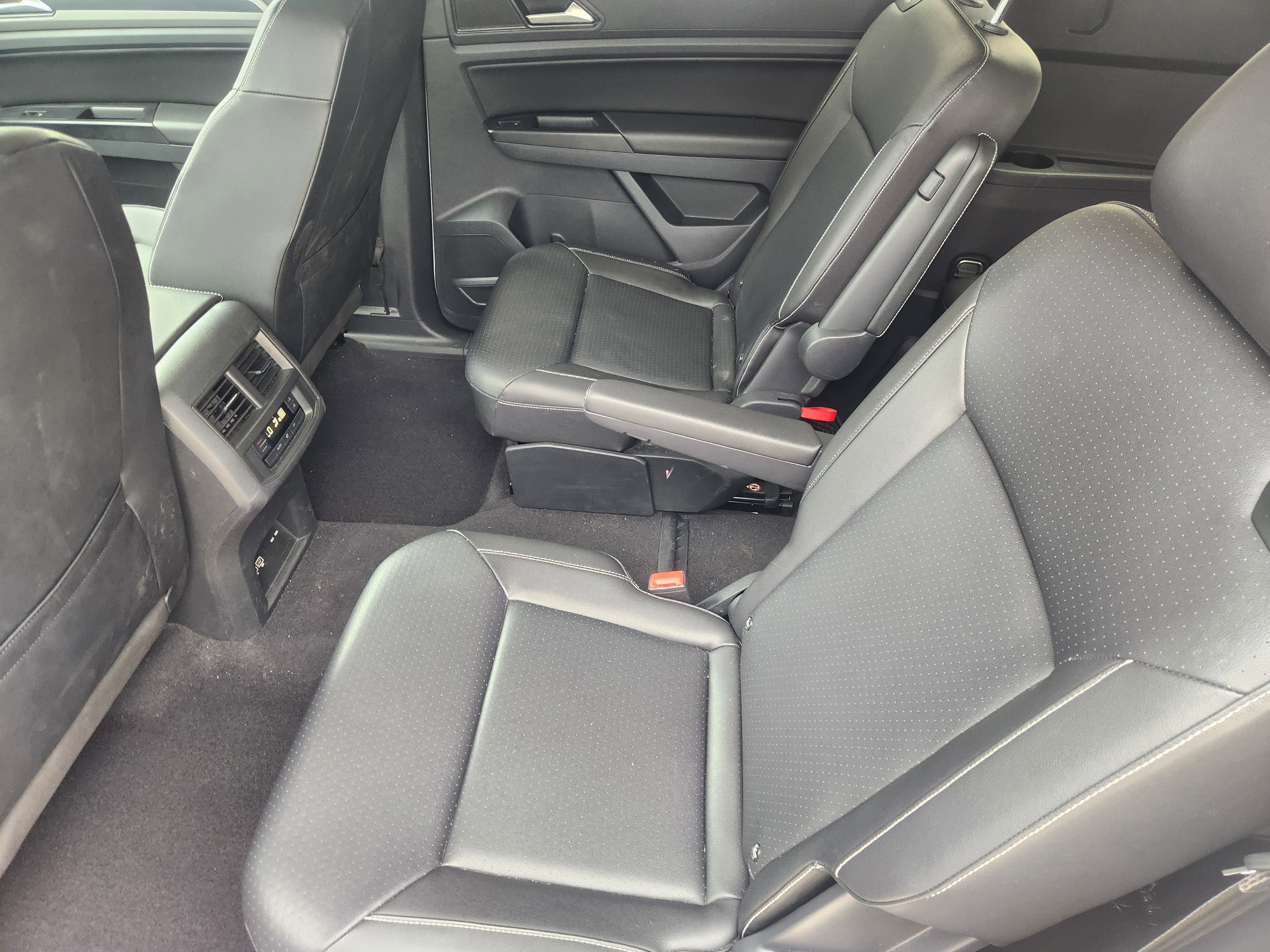 2021 Volkswagen Atlas 3.6L V6 SE w/Technology R-Line